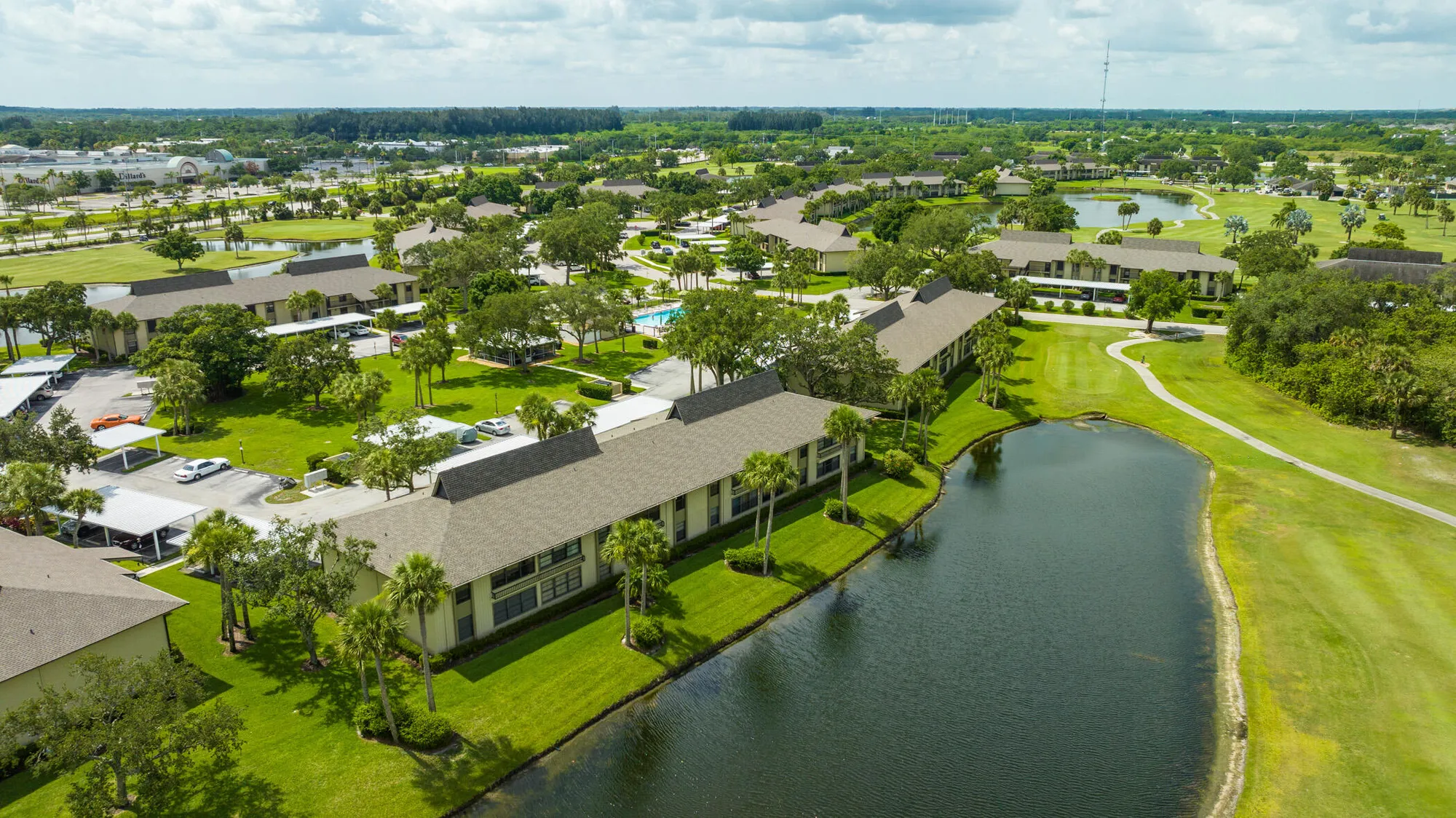 Property Slideshow image 38 of 59 | 28 plantation dr 204, Vero Beach, FL, 32966