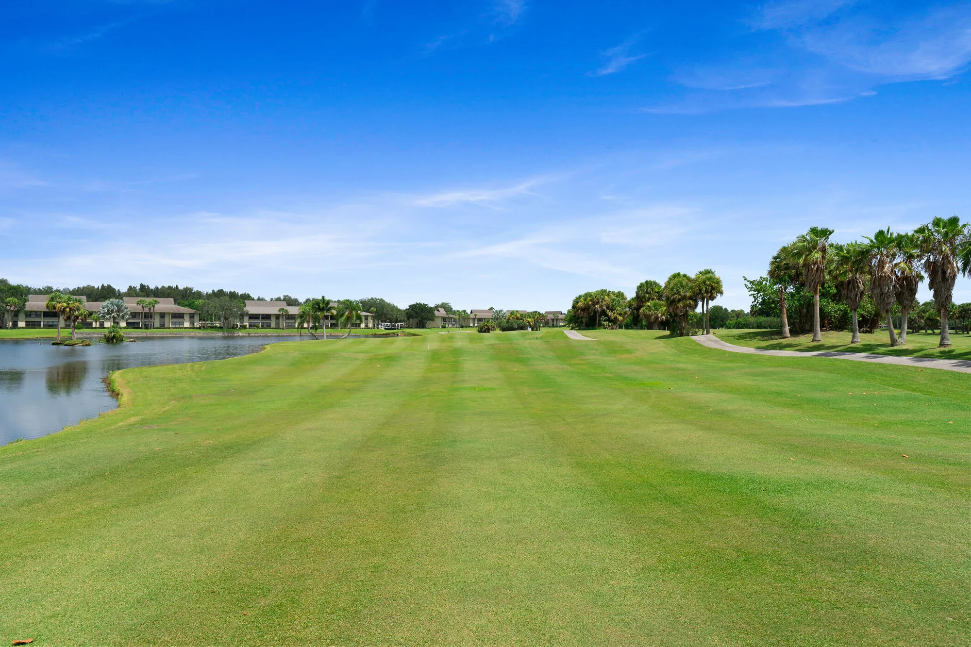 Property Slideshow image 58 of 59 | 28 plantation dr 204, Vero Beach, FL, 32966