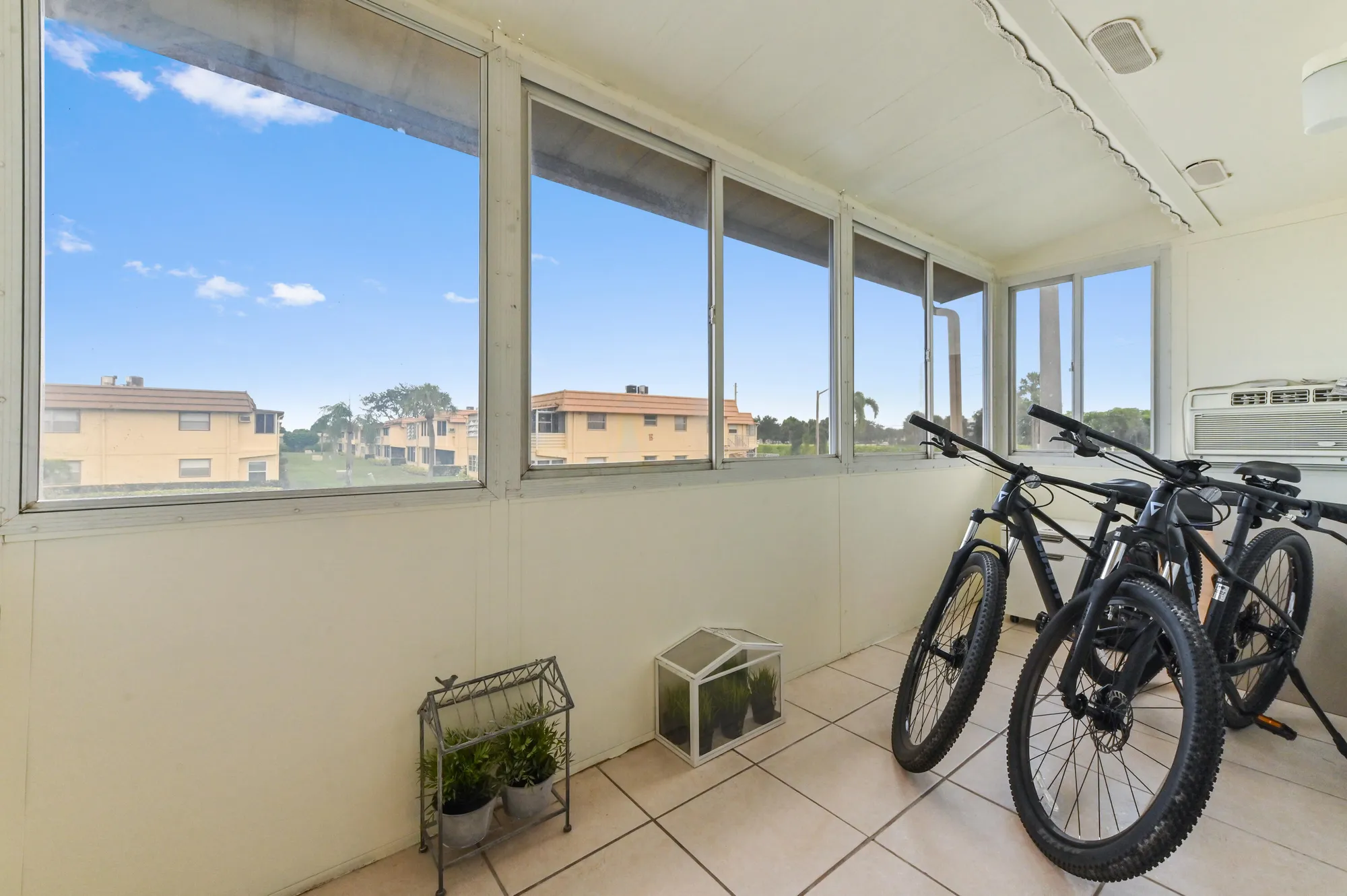 Property Slideshow image 17 of 27 | 271 saxony f, Delray Beach, FL, 33446