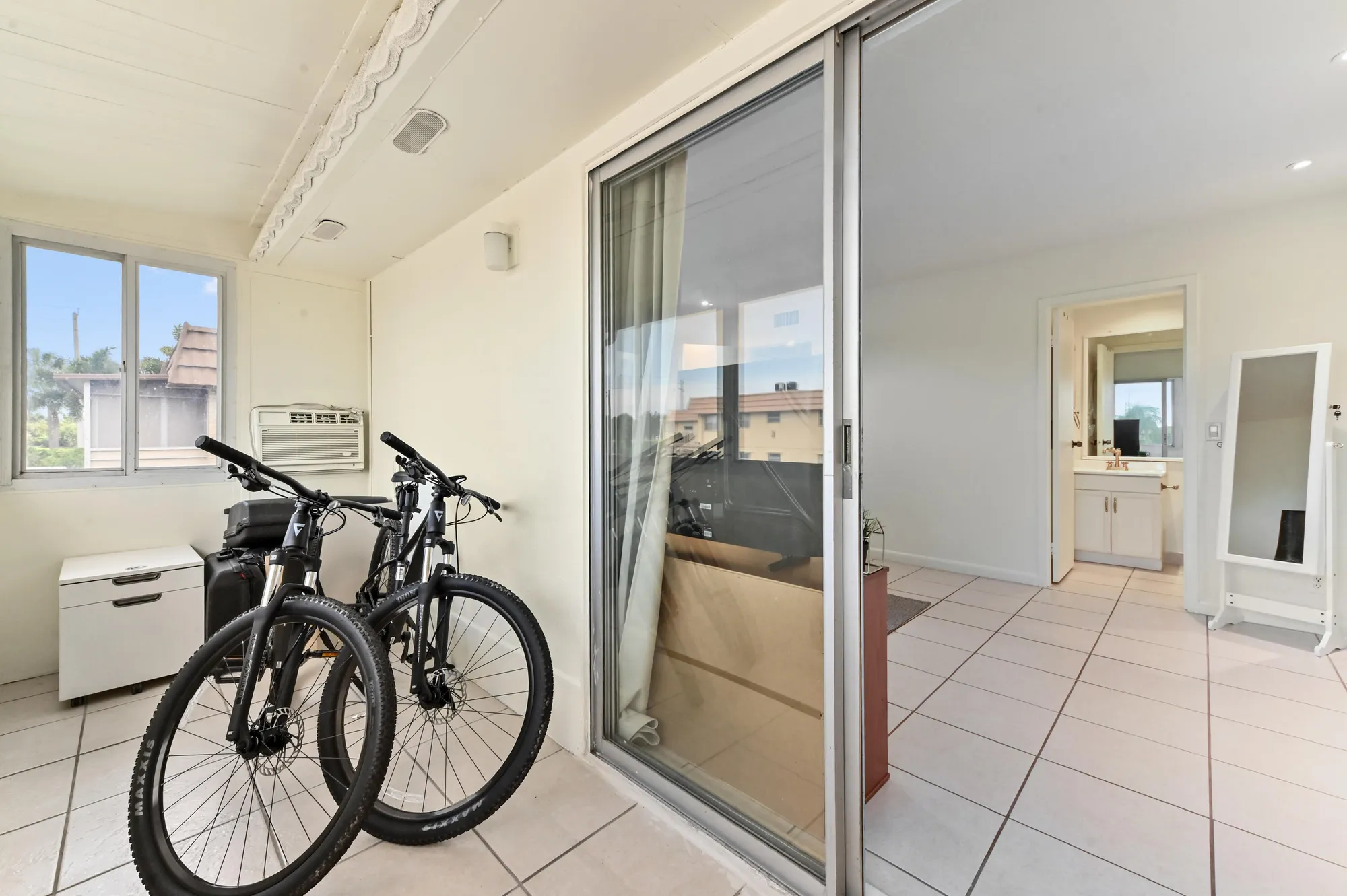 Property Slideshow image 18 of 27 | 271 saxony f, Delray Beach, FL, 33446