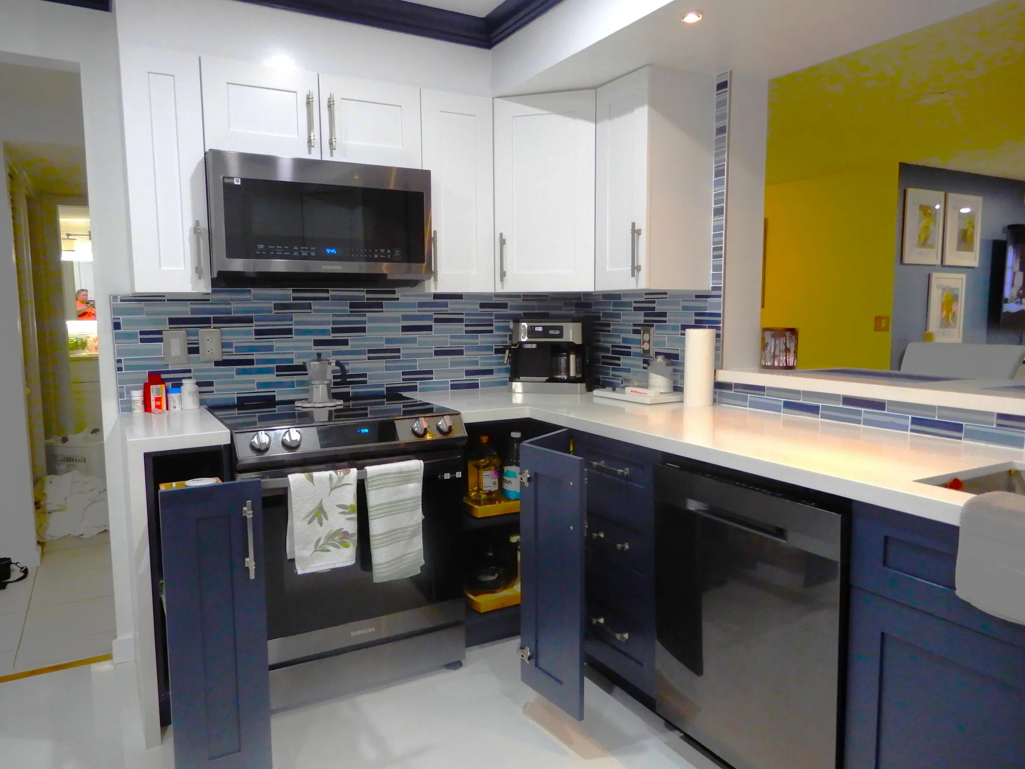 Property Slideshow image 7 of 30 | 9692 sills dr 103, Boynton Beach, FL, 33437