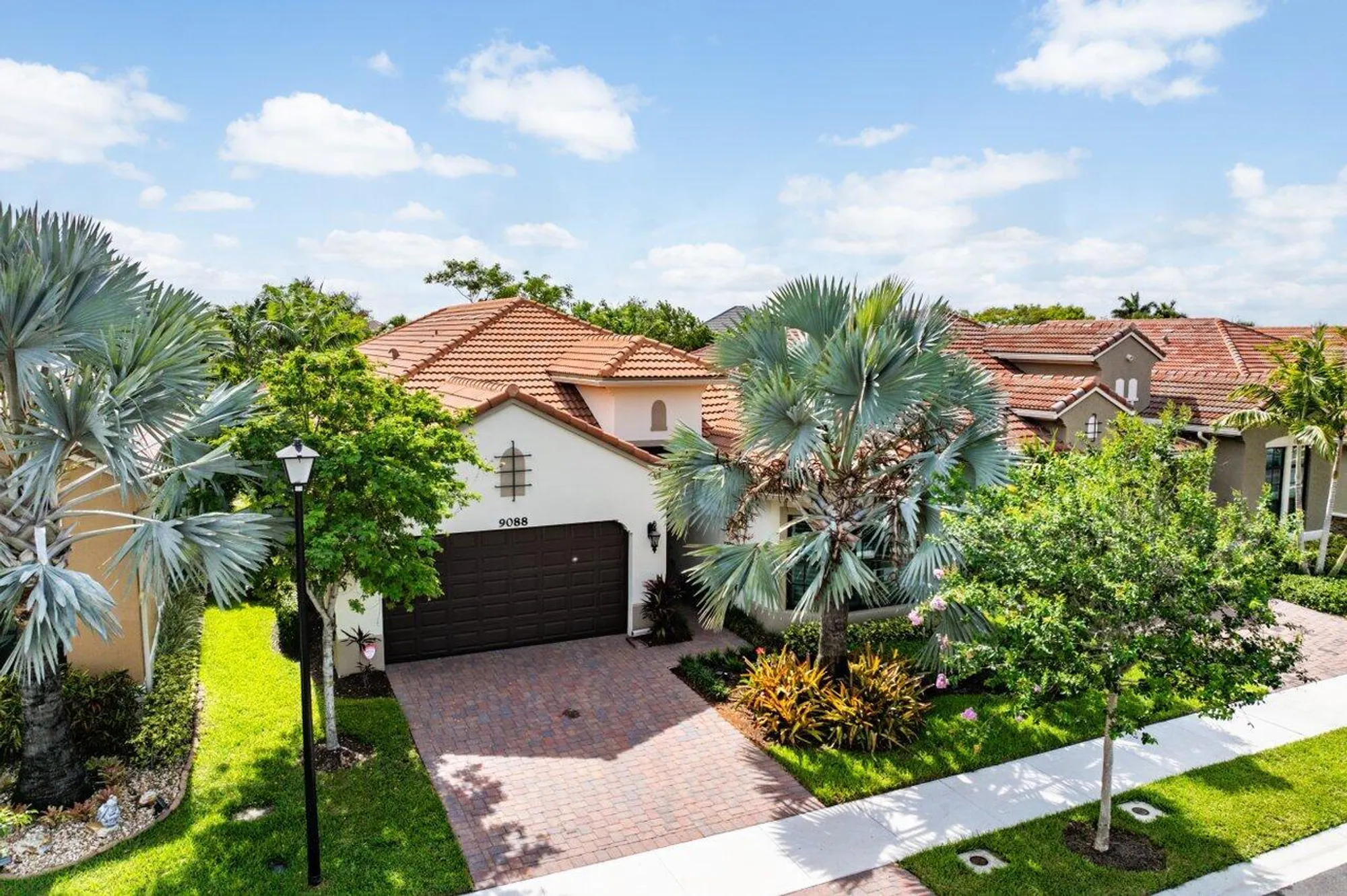 Property Slideshow image 32 of 48 | 9088 leon cir, Parkland, FL, 33076