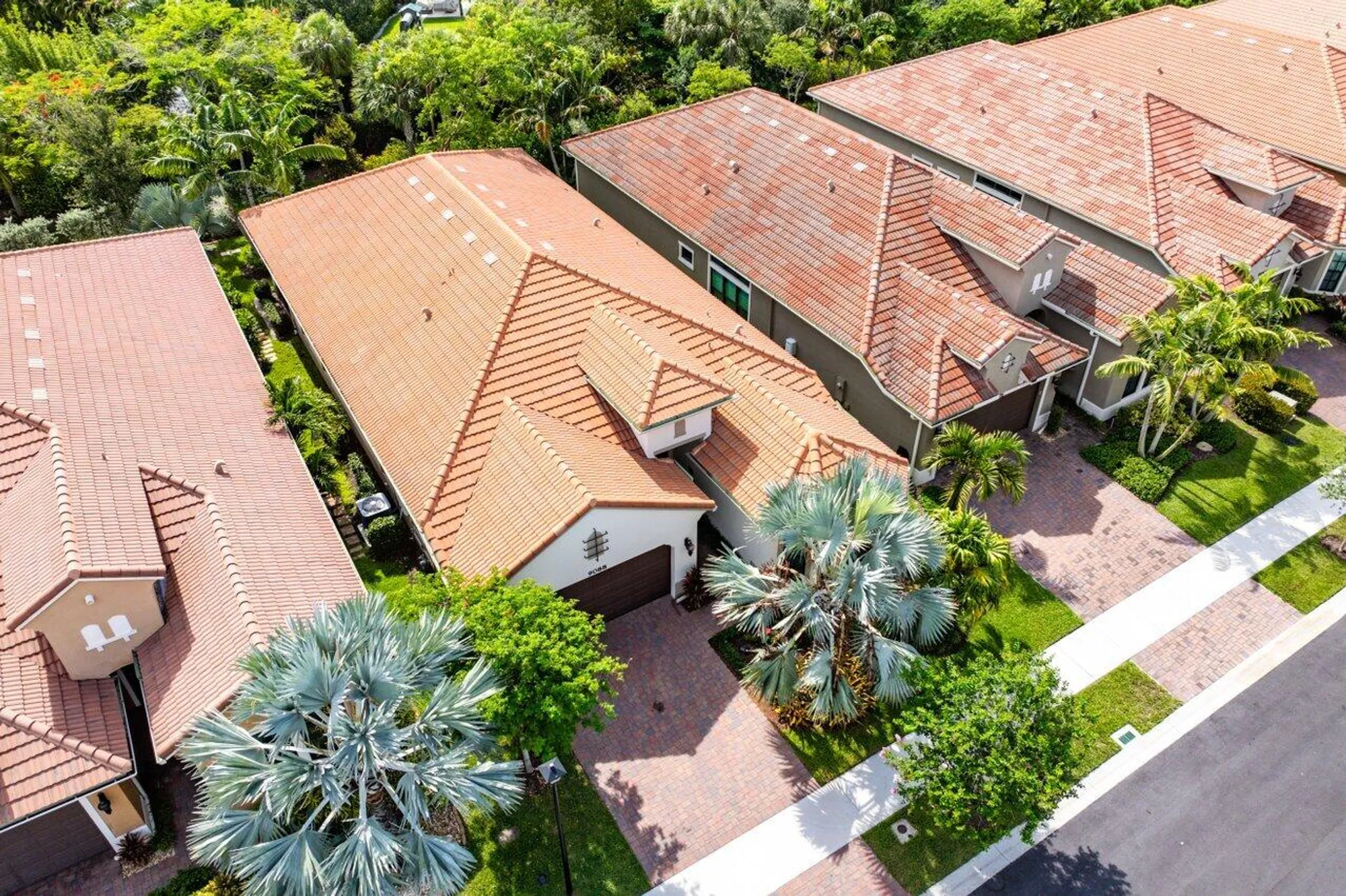 Property Slideshow image 34 of 48 | 9088 leon cir, Parkland, FL, 33076