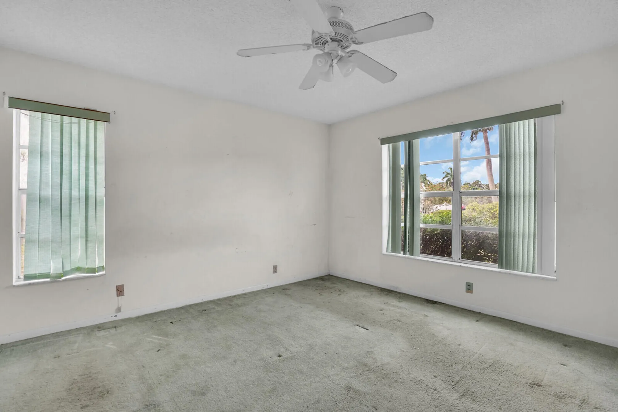Property Slideshow image 16 of 21 | 6113 rainbow cir, Greenacres, FL, 33463