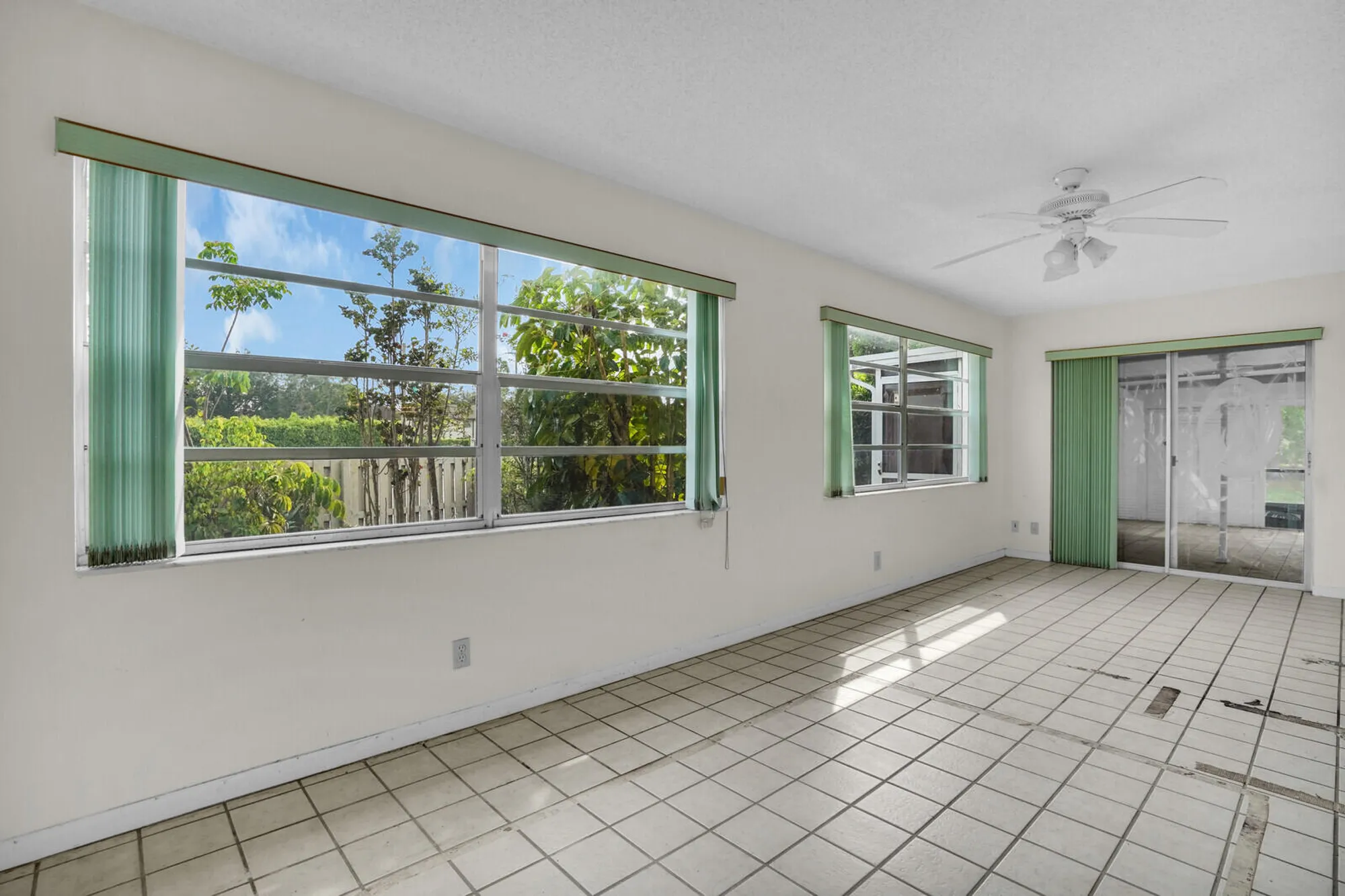 Property Slideshow image 19 of 21 | 6113 rainbow cir, Greenacres, FL, 33463