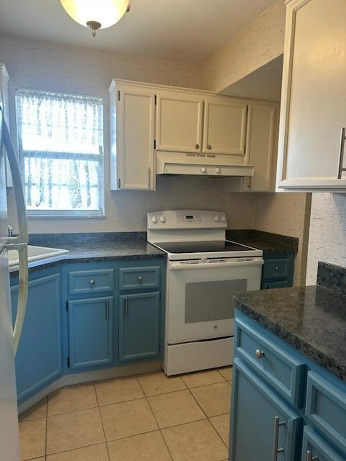 Property Slideshow image 4 of 49 | 1947 sw palm city rd g, Stuart, FL, 34994