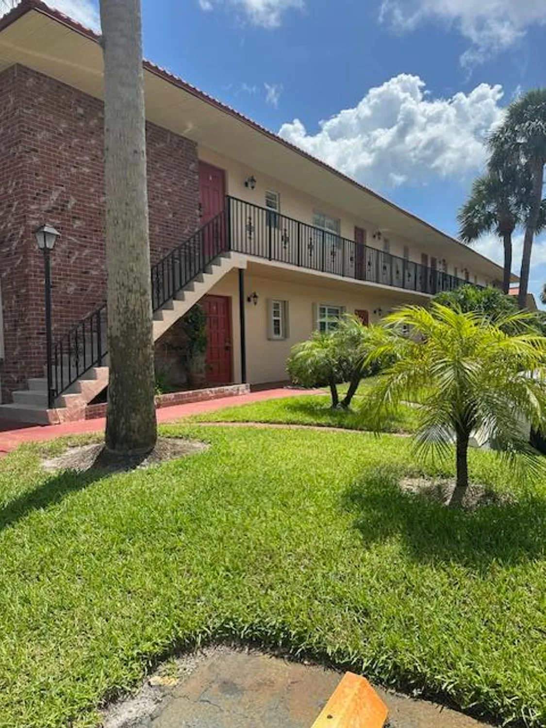 Property Slideshow image 1 of 49 | 1947 sw palm city rd g, Stuart, FL, 34994