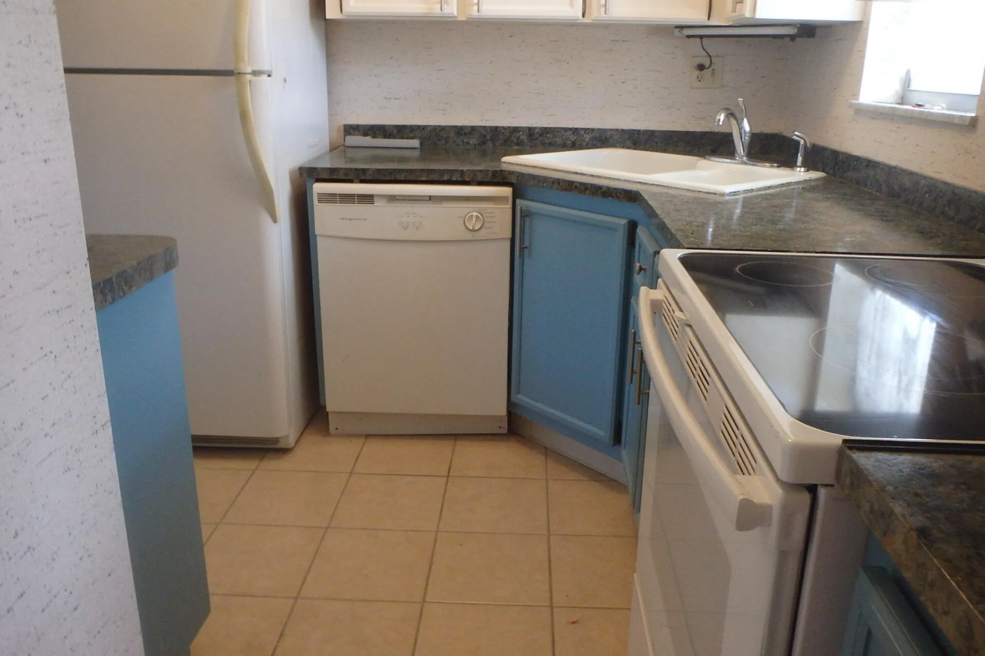 Property Slideshow image 17 of 49 | 1947 sw palm city rd g, Stuart, FL, 34994