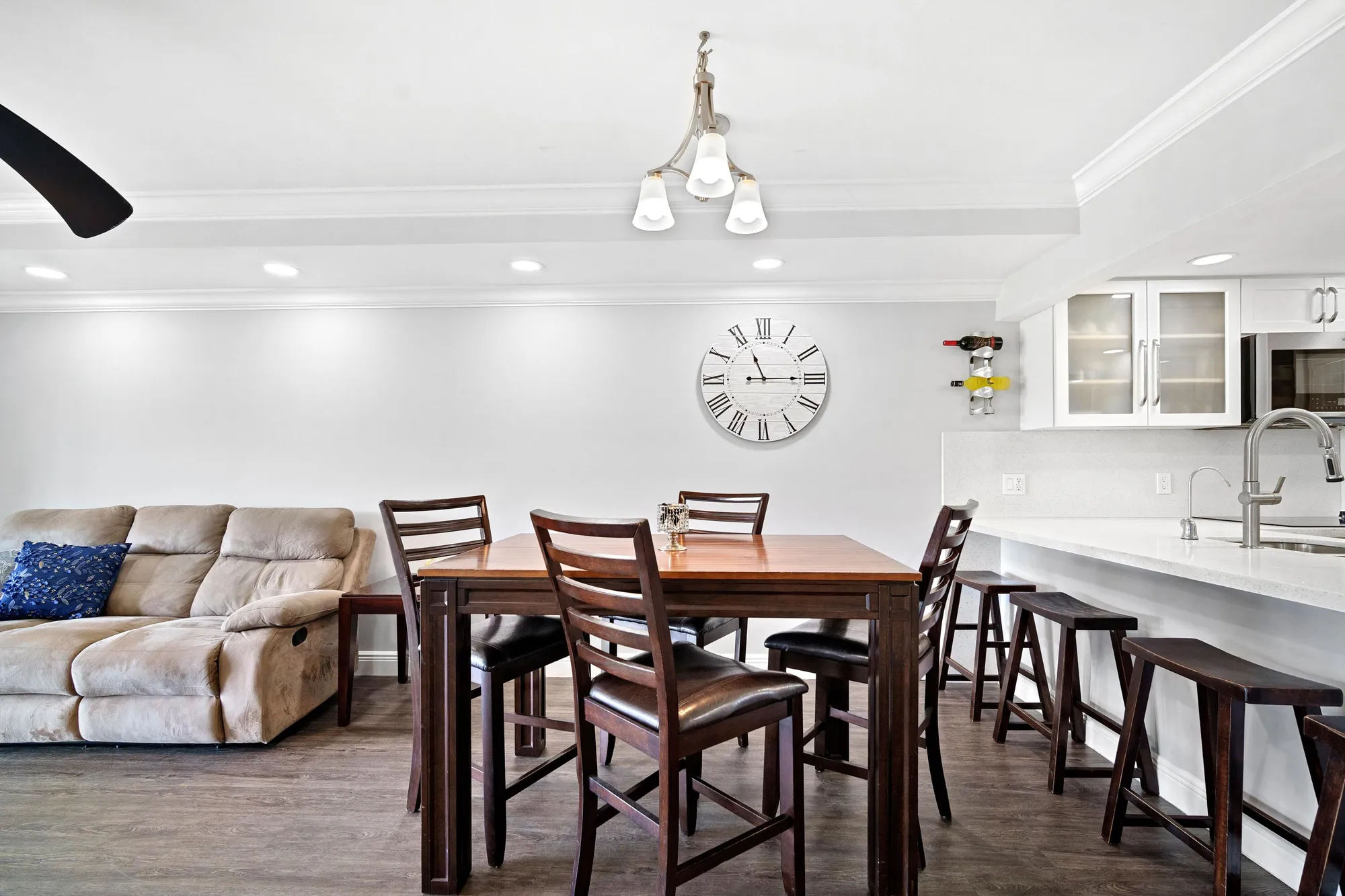 Property Slideshow image 11 of 31 | 1040 country club dr apt 203, Margate, FL, 33063