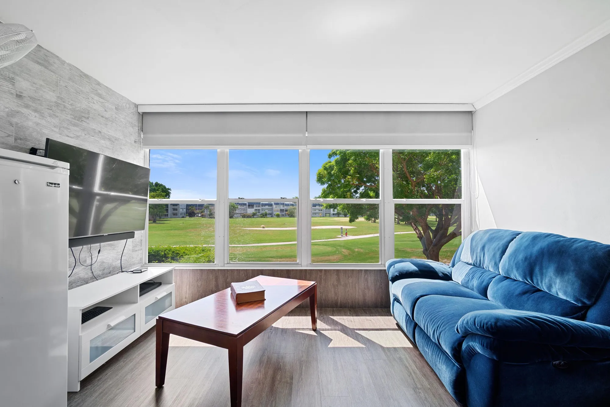 Property Slideshow image 13 of 31 | 1040 country club dr apt 203, Margate, FL, 33063