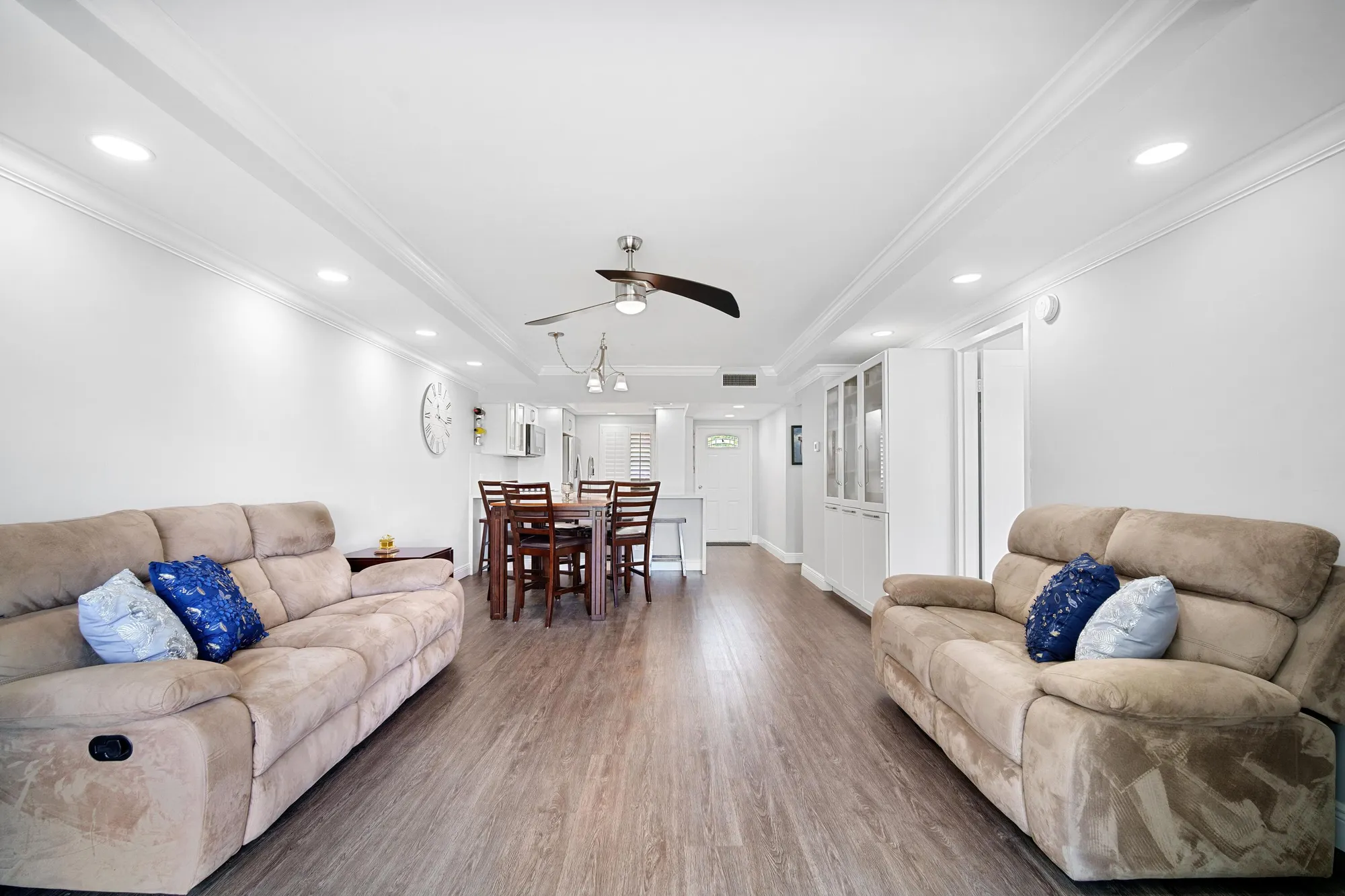 Property Slideshow image 14 of 31 | 1040 country club dr apt 203, Margate, FL, 33063