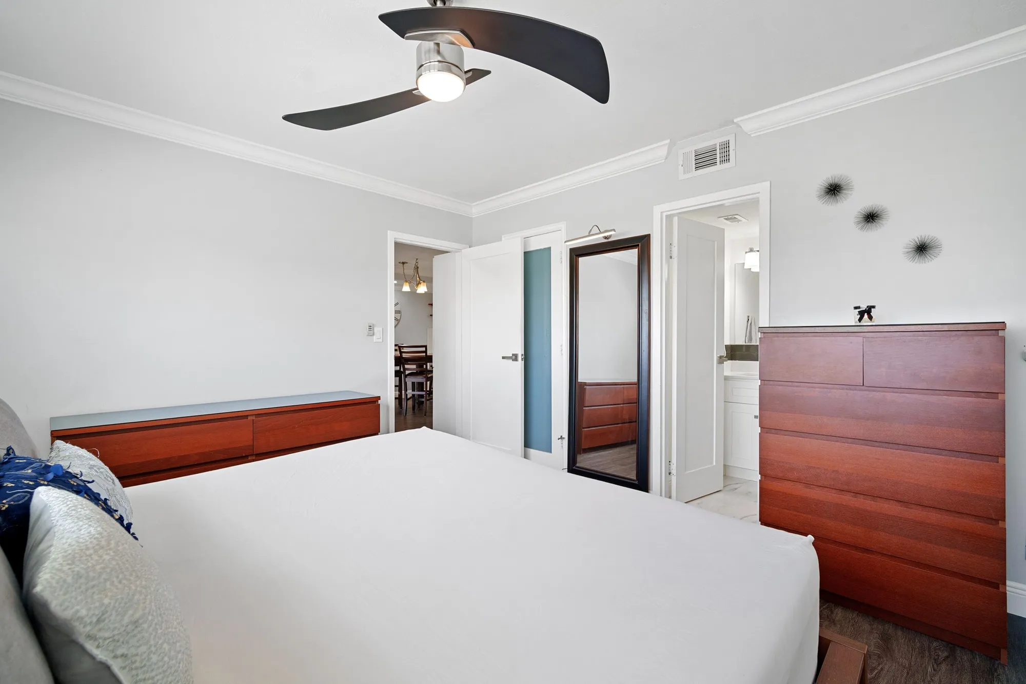 Property Slideshow image 18 of 31 | 1040 country club dr apt 203, Margate, FL, 33063