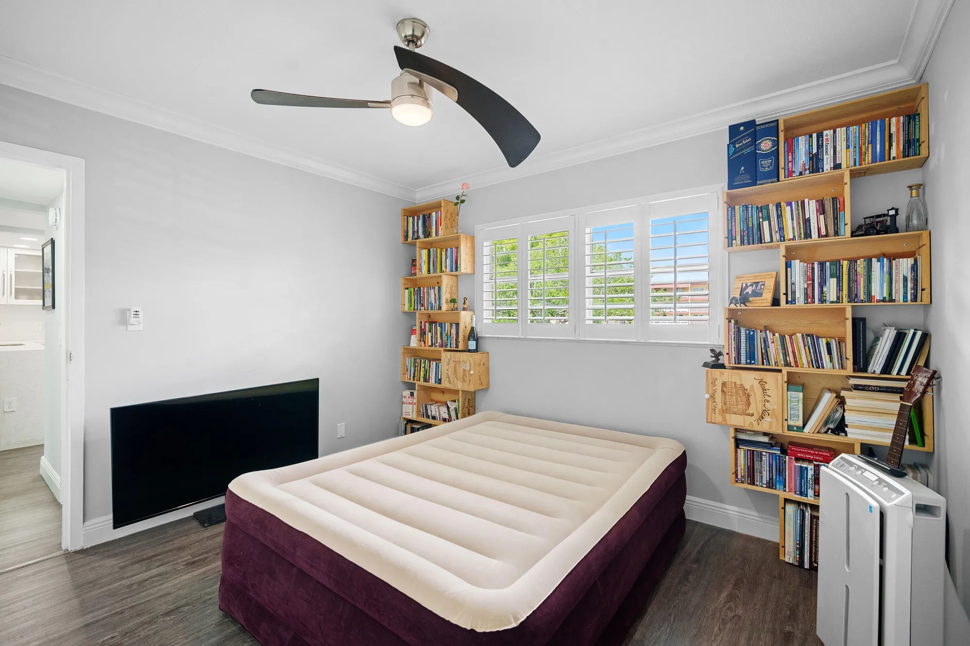 Property Slideshow image 23 of 31 | 1040 country club dr apt 203, Margate, FL, 33063