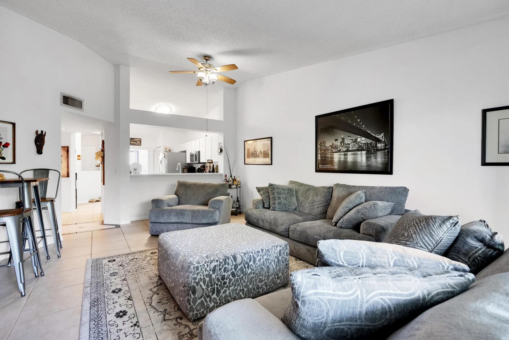 Property Slideshow image 11 of 36 | 7537 trent dr # 203, Tamarac, FL, 33321
