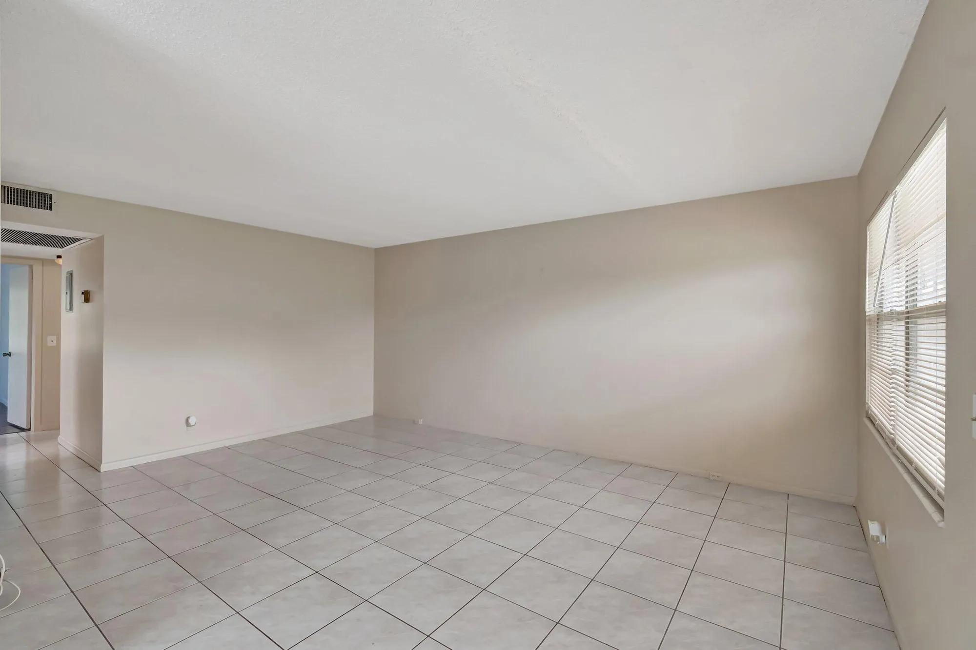 Property Slideshow image 18 of 91 | 393 fanshaw j, Boca Raton, FL, 33434