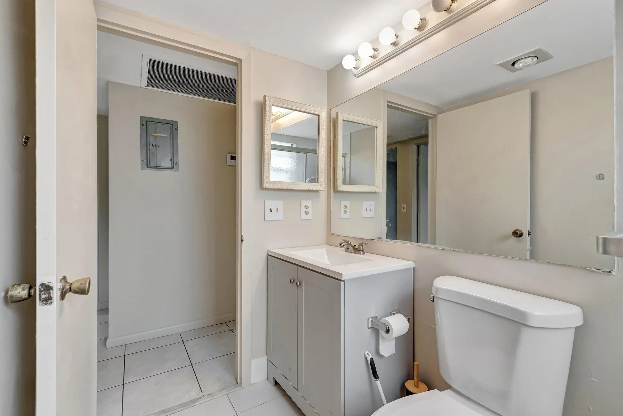 Property Slideshow image 31 of 91 | 393 fanshaw j, Boca Raton, FL, 33434