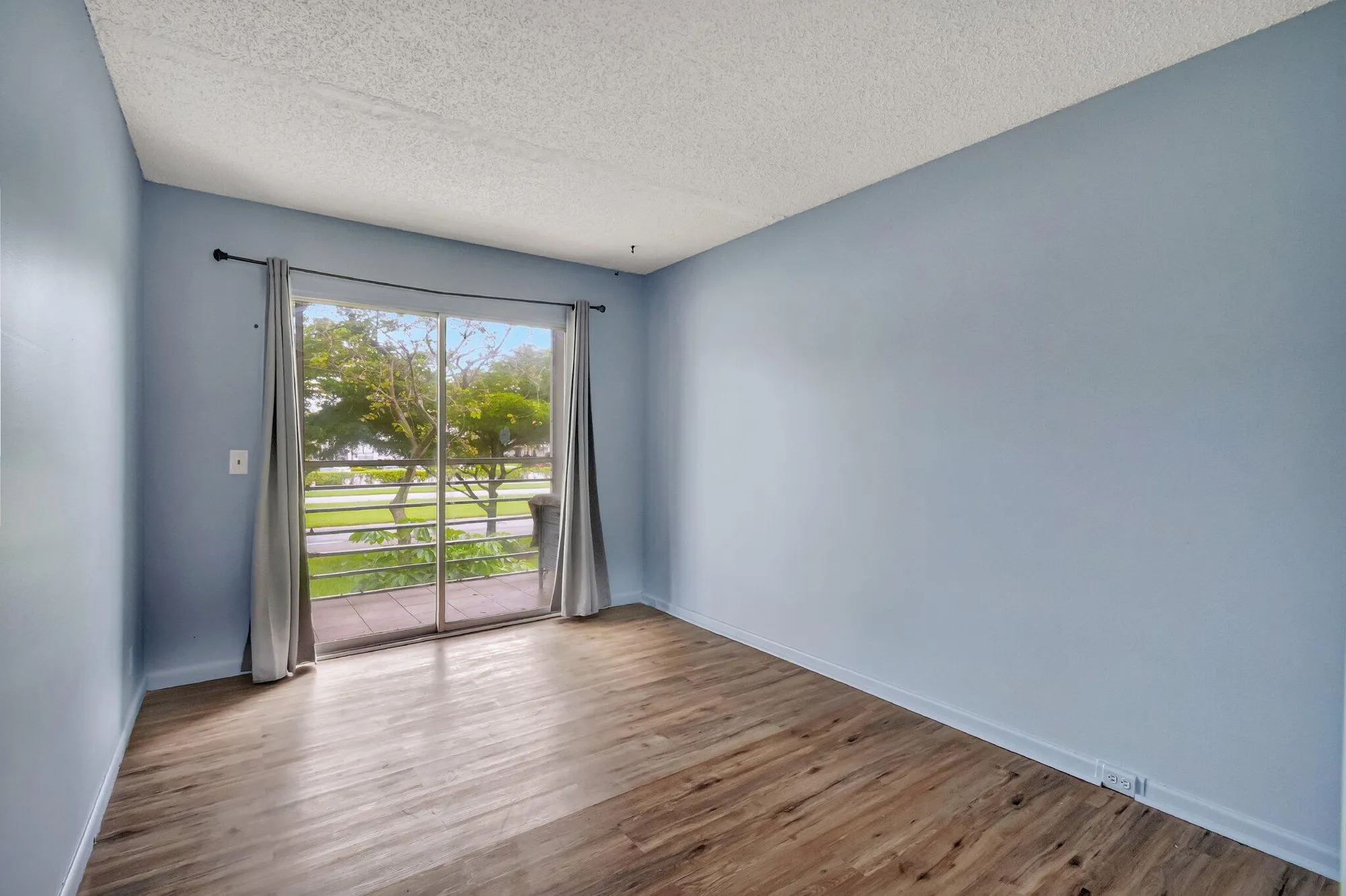 Property Slideshow image 10 of 91 | 393 fanshaw j, Boca Raton, FL, 33434
