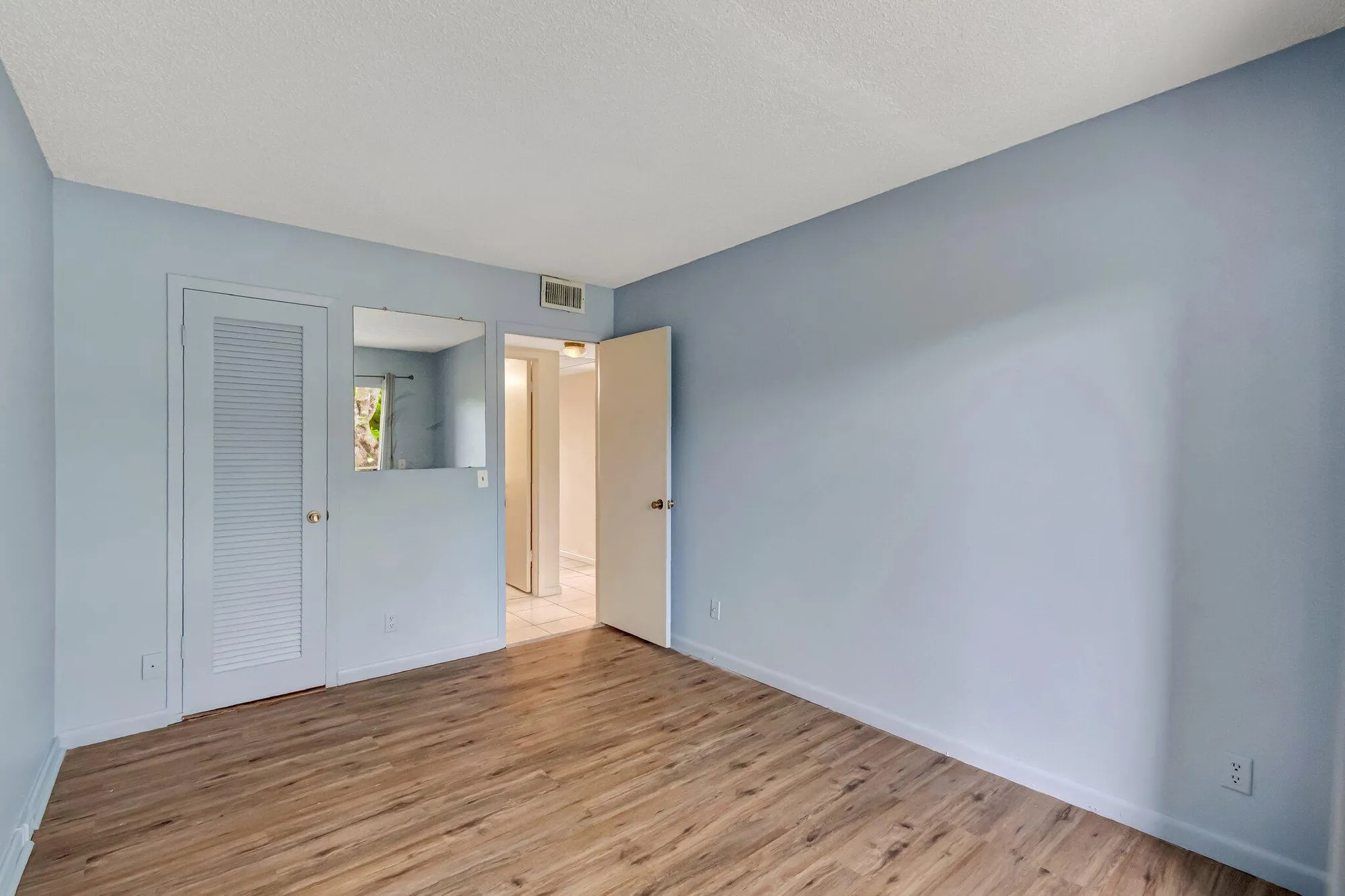 Property Slideshow image 33 of 91 | 393 fanshaw j, Boca Raton, FL, 33434