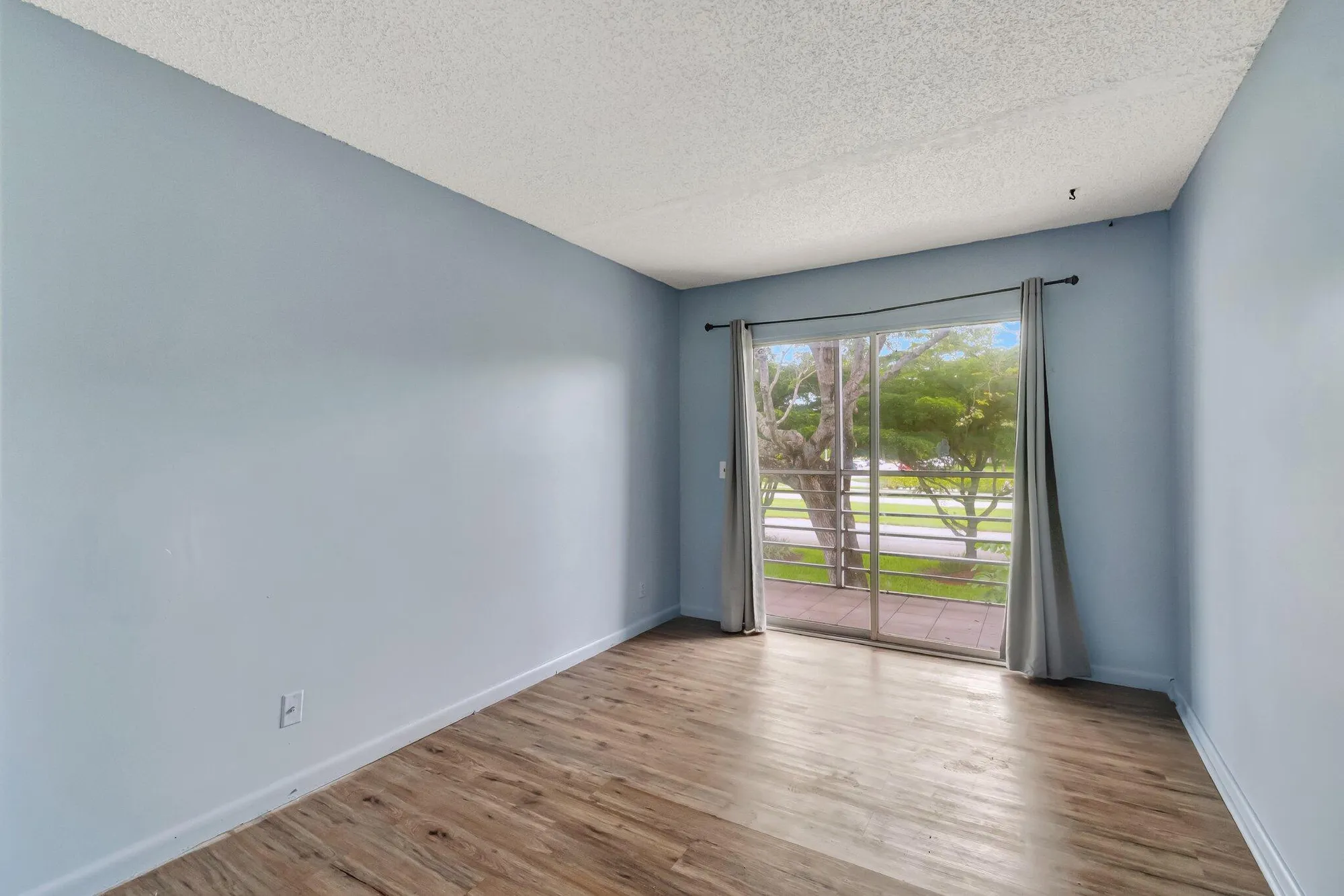 Property Slideshow image 34 of 91 | 393 fanshaw j, Boca Raton, FL, 33434