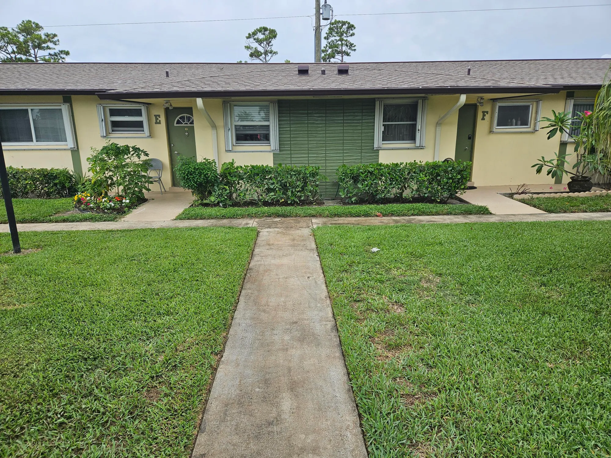 Property Slideshow image 1 of 34 | 2941 crosley dr e, West Palm Beach, FL, 33415