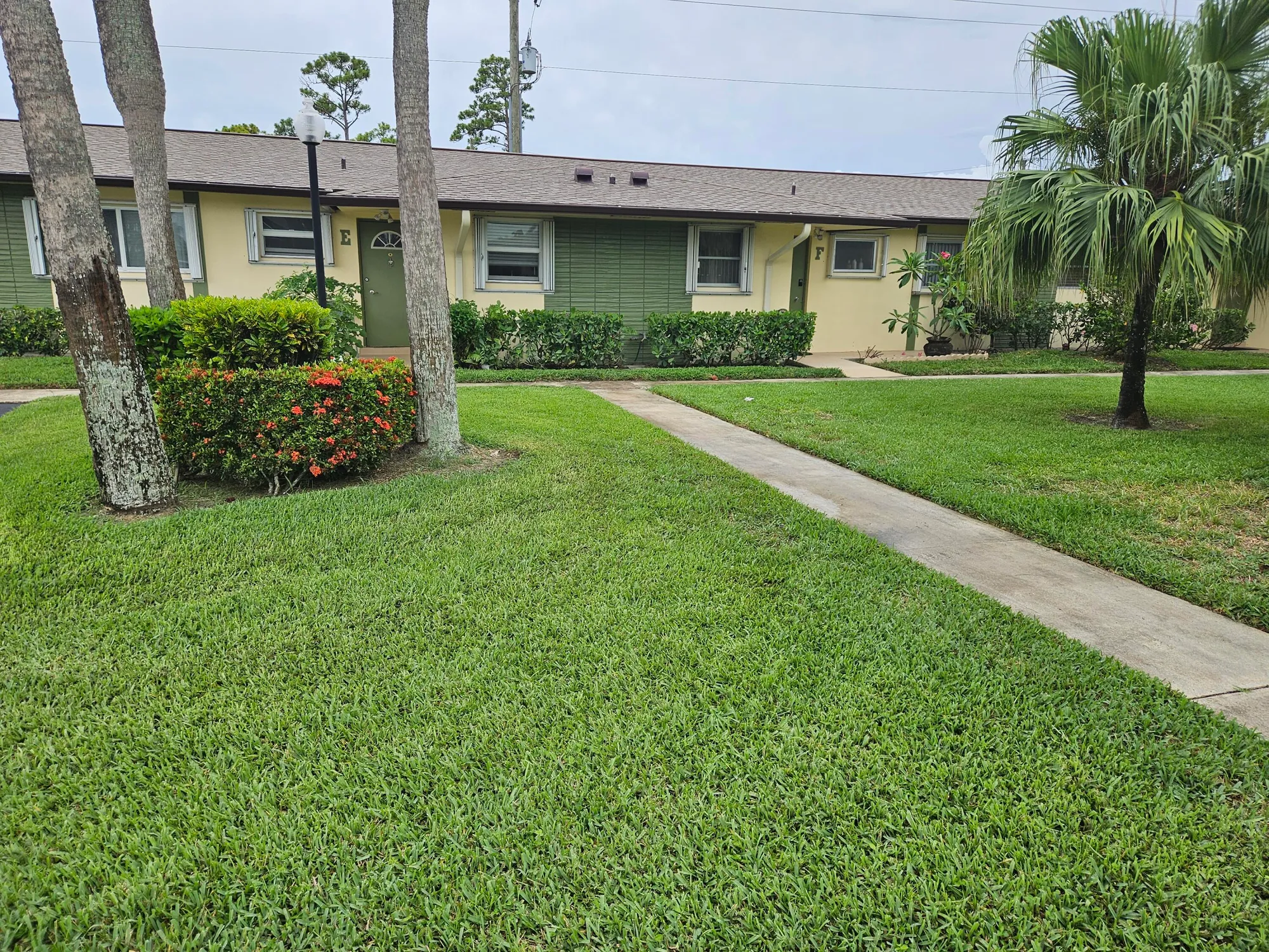 Property Slideshow image 2 of 34 | 2941 crosley dr e, West Palm Beach, FL, 33415