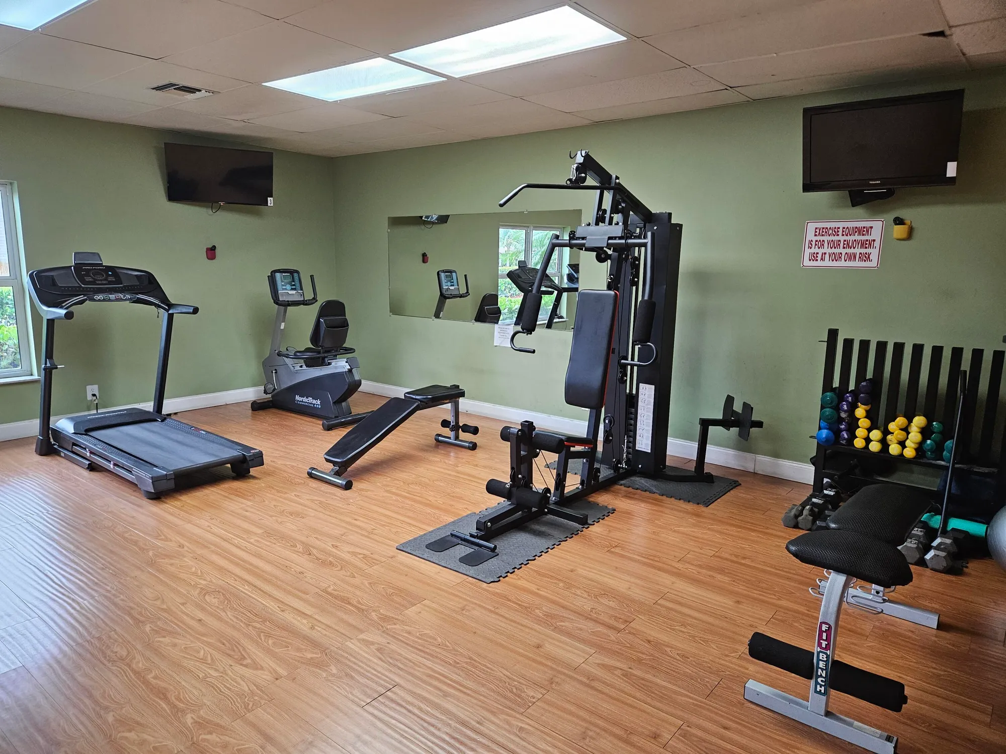 Property Slideshow image 12 of 34 | 2941 crosley dr e, West Palm Beach, FL, 33415