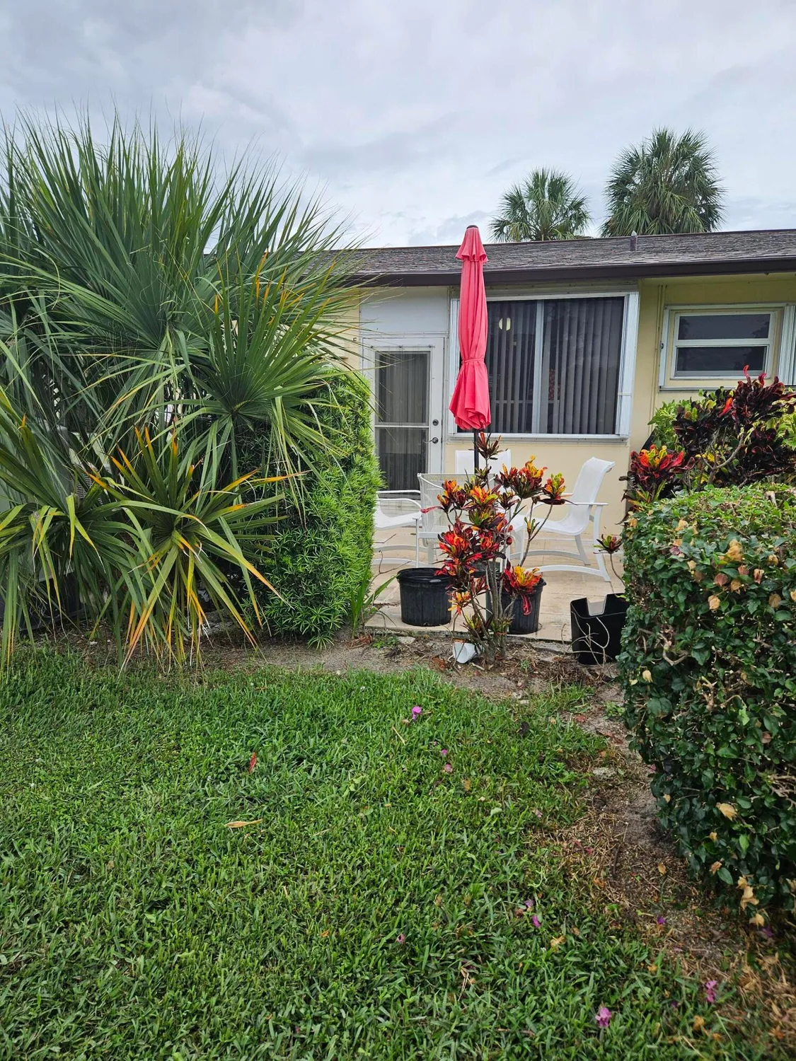 Property Slideshow image 5 of 34 | 2941 crosley dr e, West Palm Beach, FL, 33415