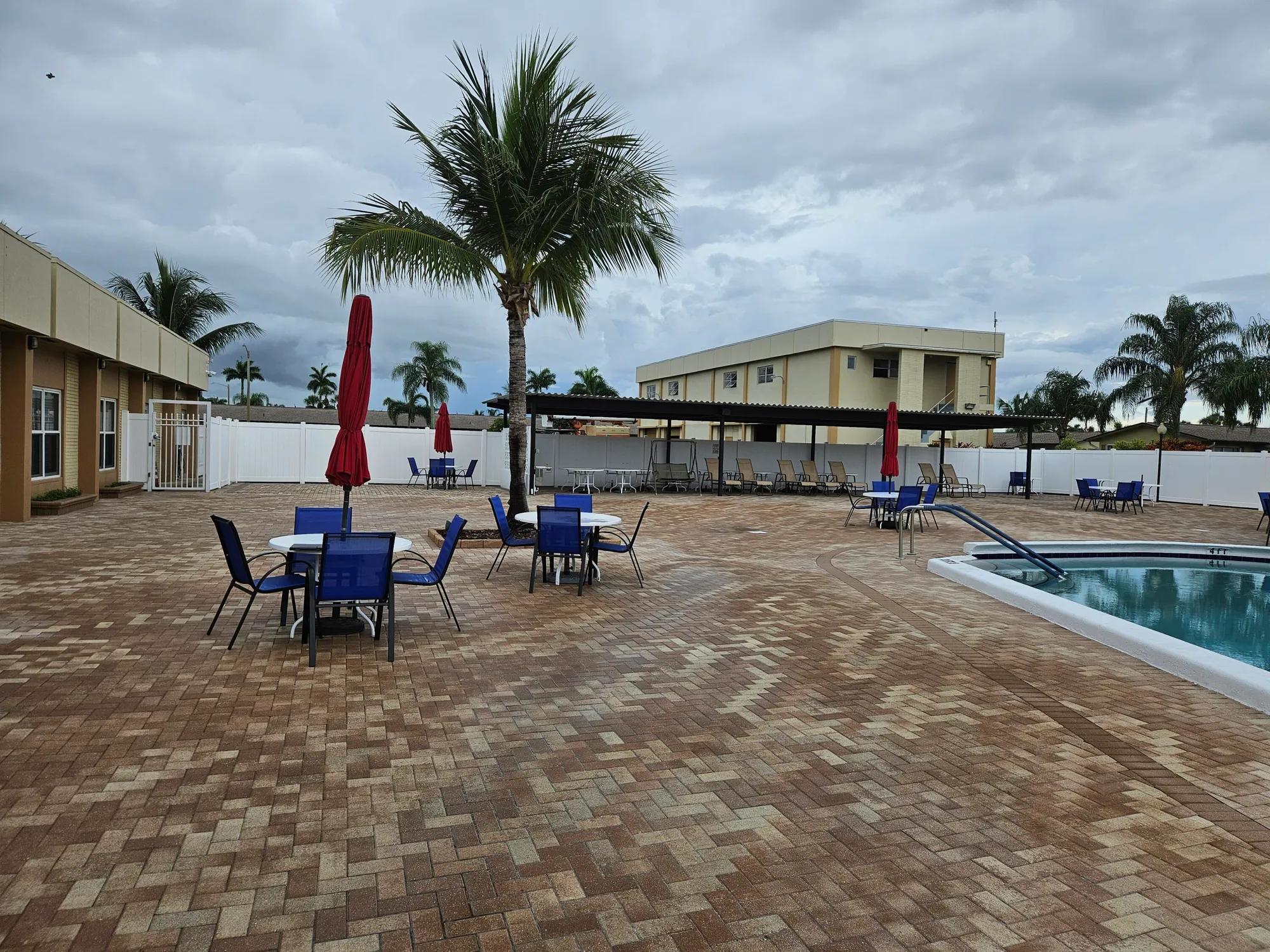 Property Slideshow image 16 of 34 | 2941 crosley dr e, West Palm Beach, FL, 33415