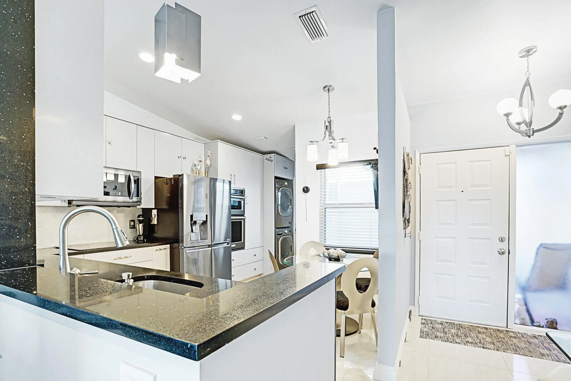 Property Slideshow image 9 of 53 | 6140 kings gate cir, Delray Beach, FL, 33484