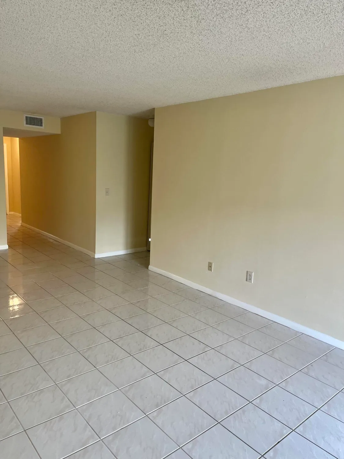 Property Slideshow image 7 of 22 | 3529 englewood dr 313, Lake Worth, FL, 33467