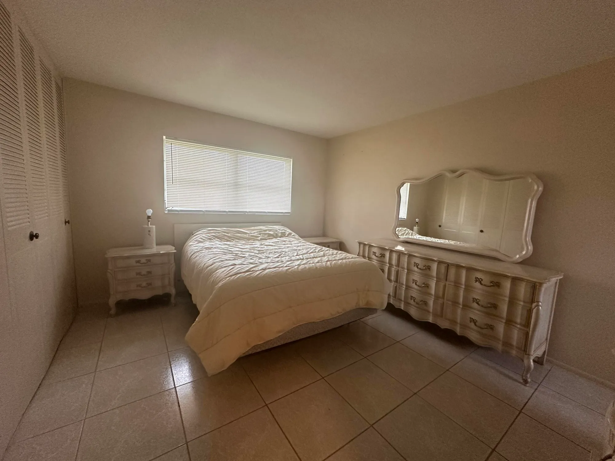 Property Slideshow image 7 of 16 | 2842 crosley dr b, West Palm Beach, FL, 33415