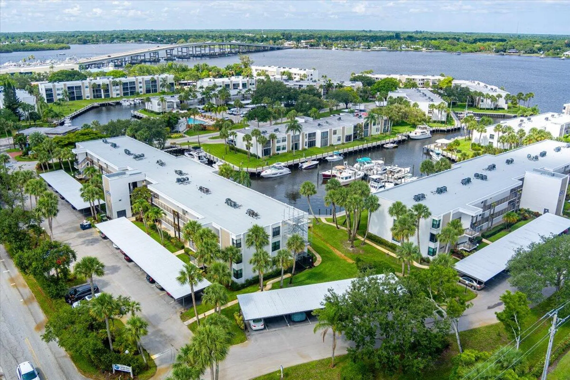 Property Slideshow image 5 of 42 | 1950 sw palm city rd apt 5109, Stuart, FL, 34994