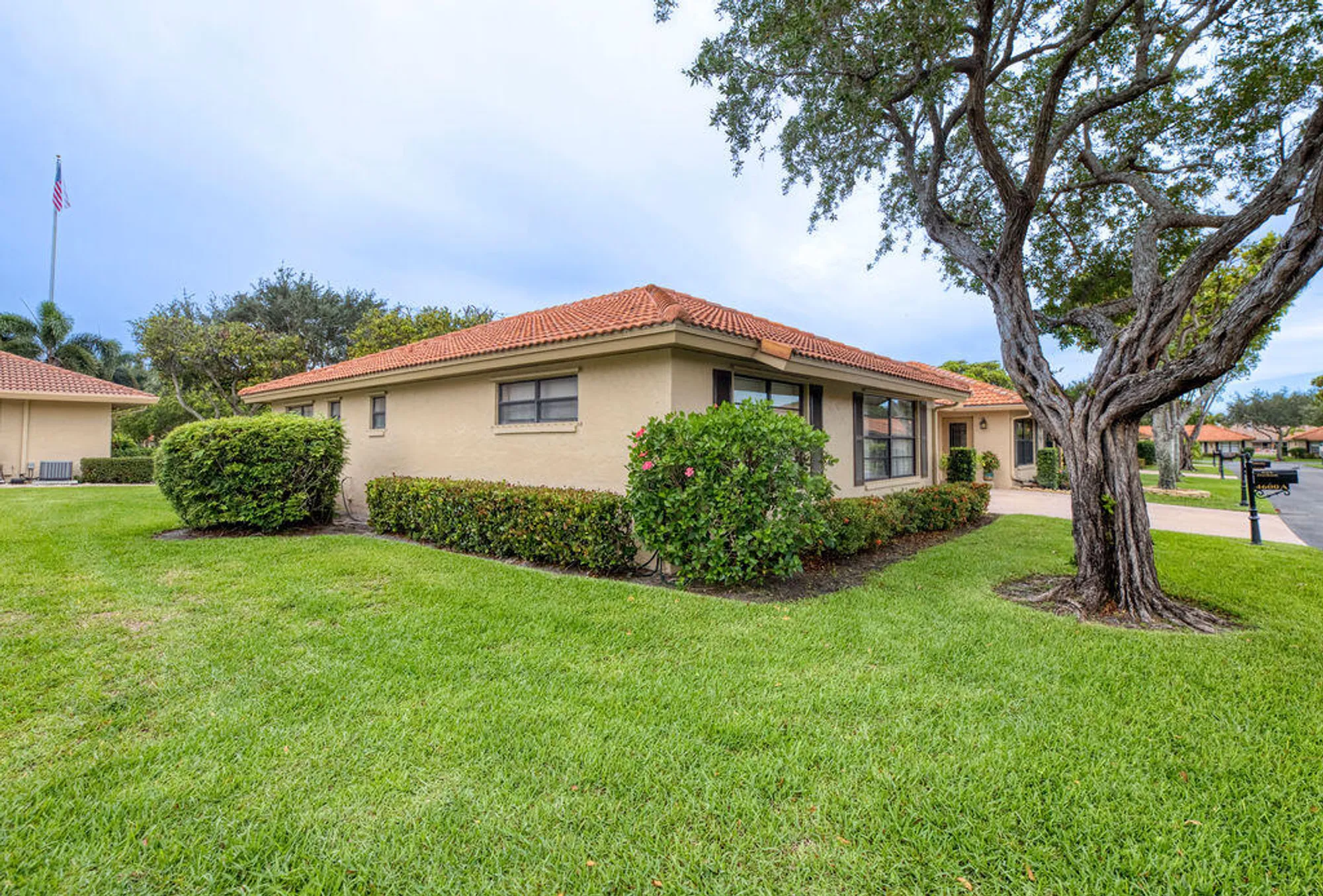 Property Slideshow image 4 of 32 | 4600 wildwood tree ln a, Boynton Beach, FL, 33436