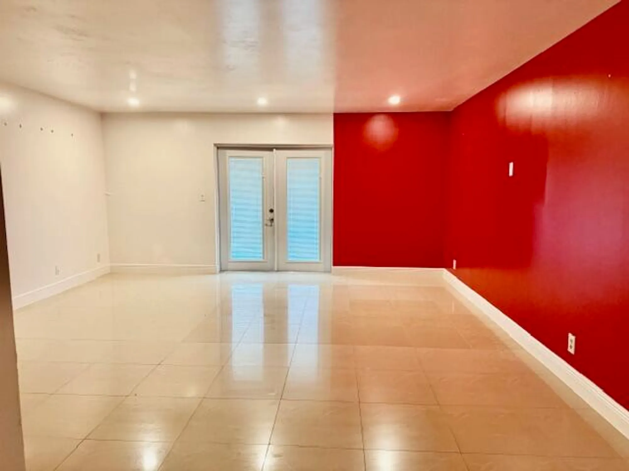 Property Slideshow image 2 of 21 | 2271 nw 48th ter apt 105, Lauderhill, FL, 33313