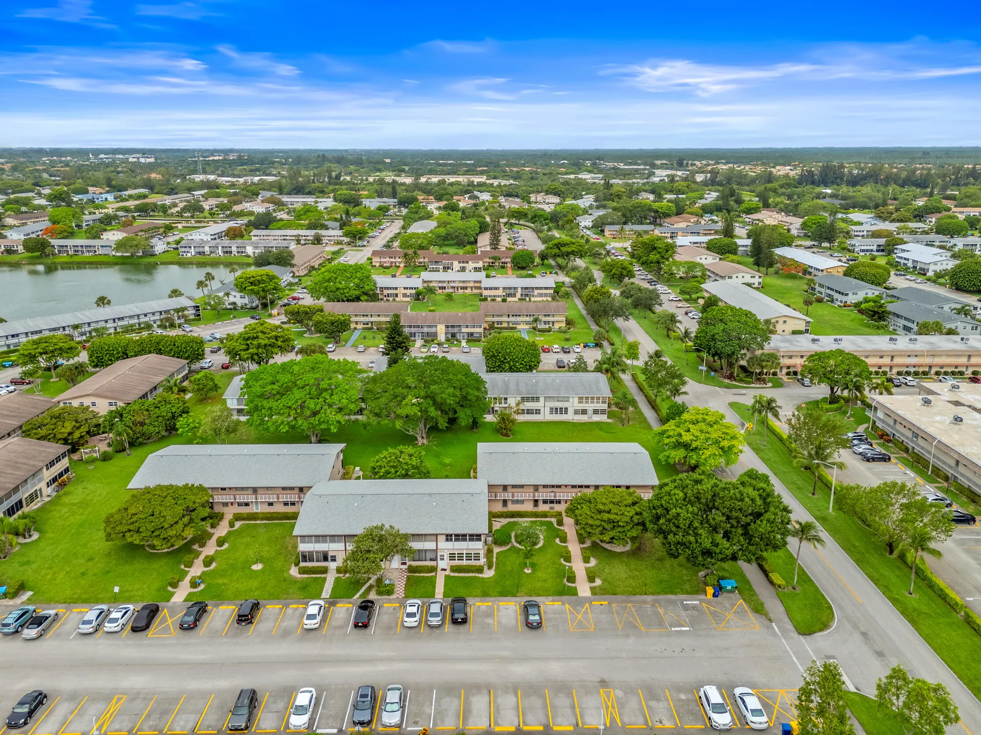 Property Slideshow image 6 of 31 | 419 chatham u, West Palm Beach, FL, 33417