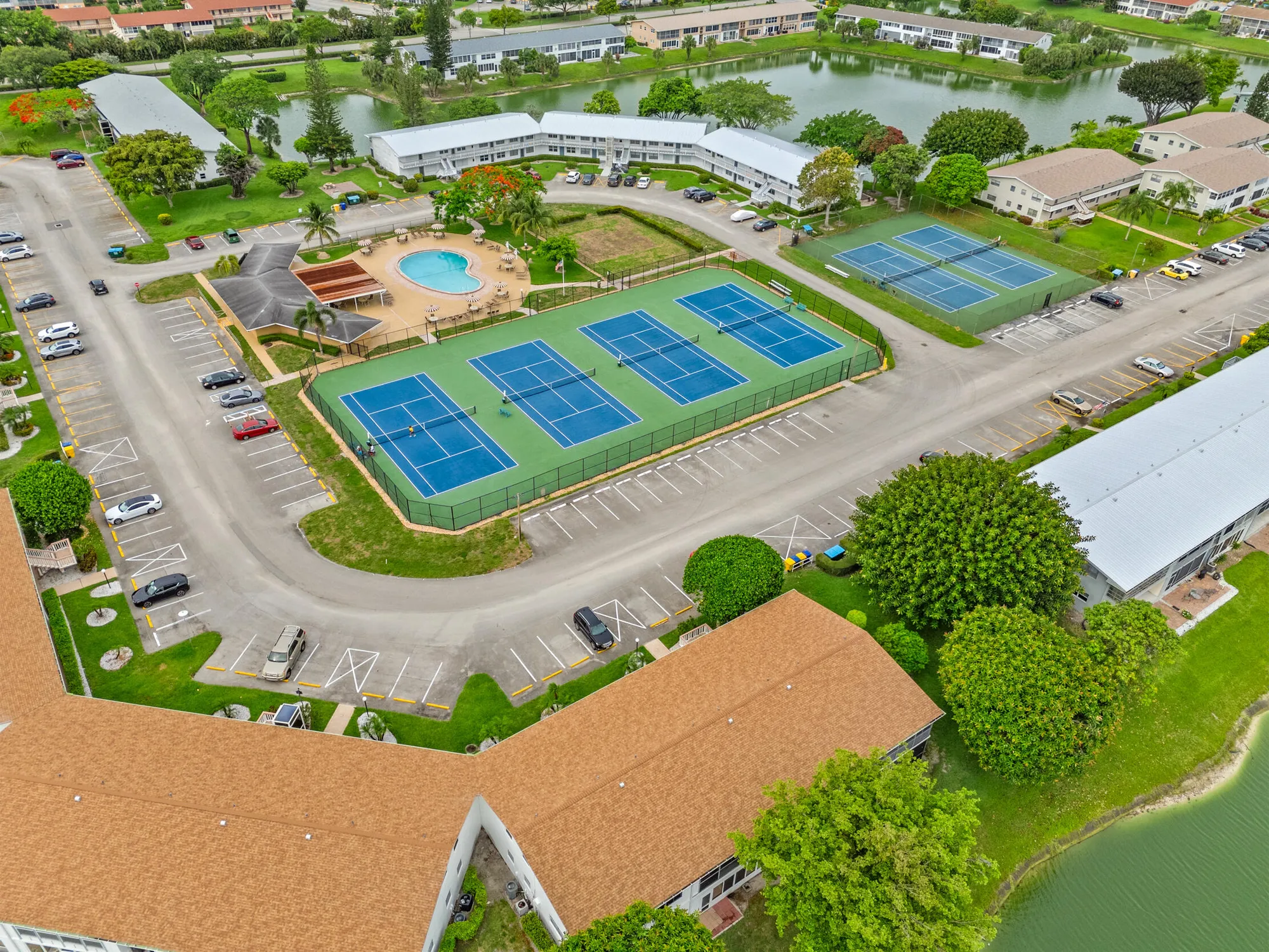 Property Slideshow image 8 of 31 | 419 chatham u, West Palm Beach, FL, 33417