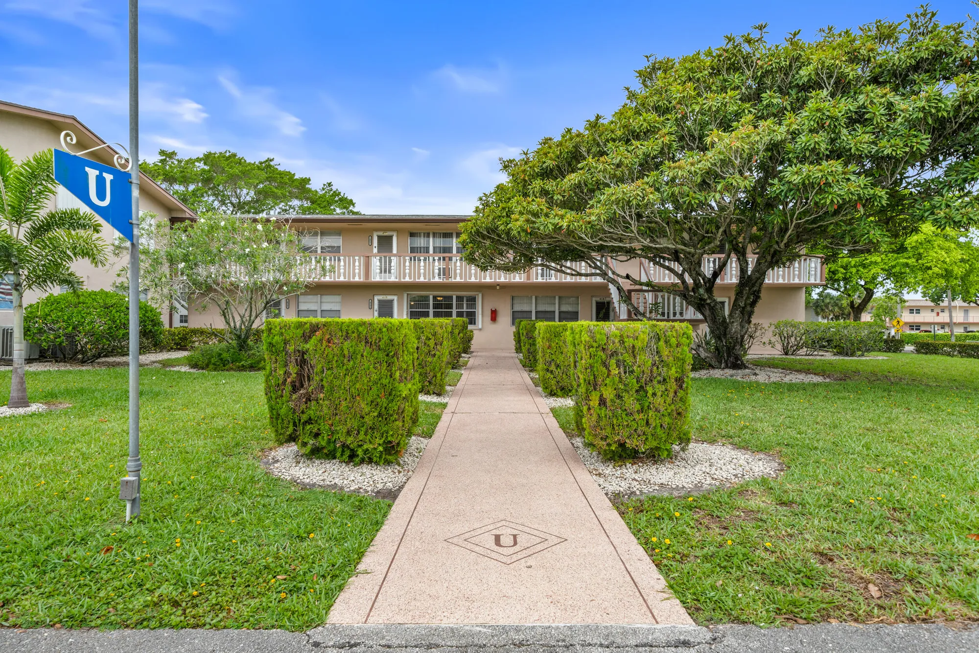 Property Slideshow image 9 of 31 | 419 chatham u, West Palm Beach, FL, 33417