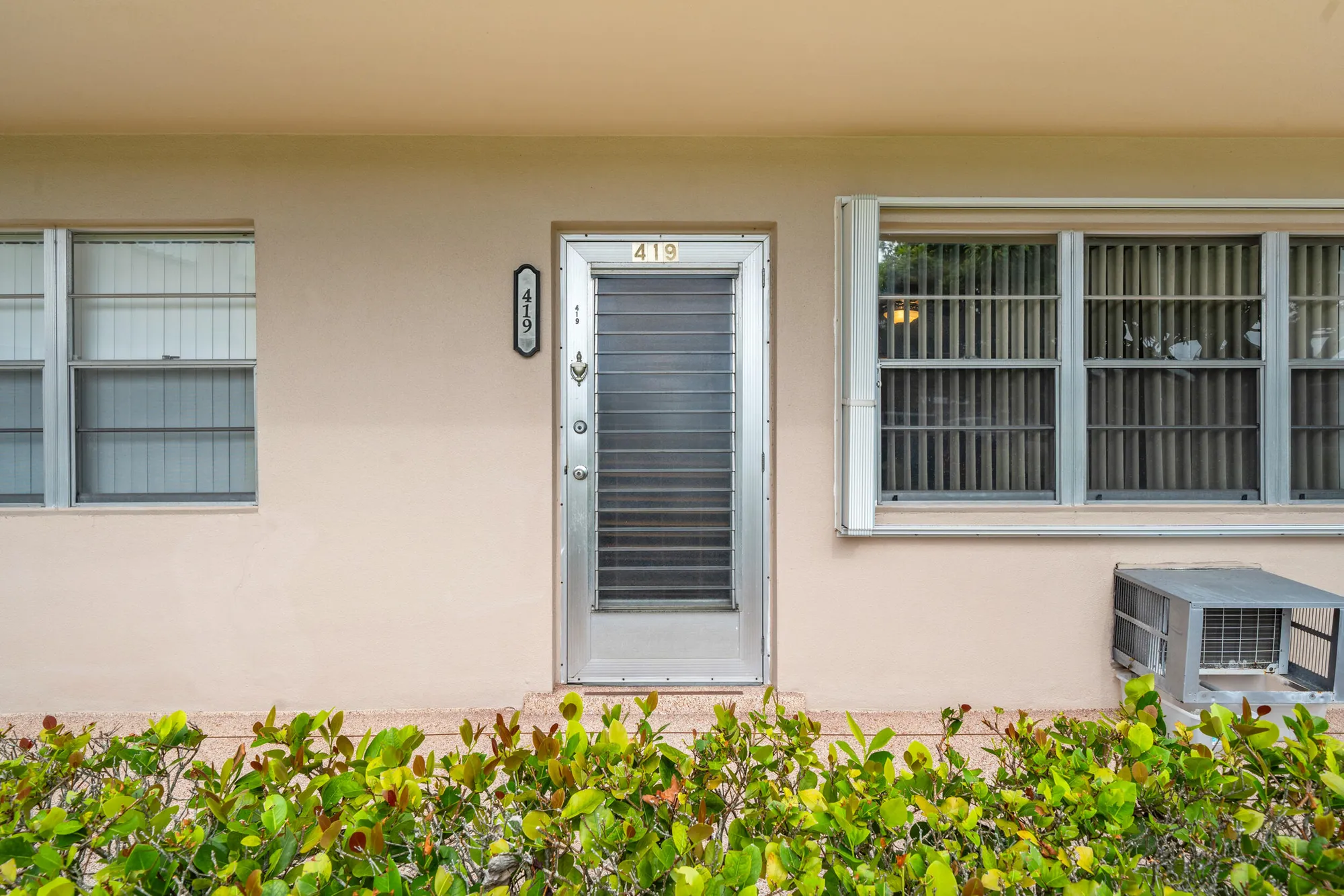 Property Slideshow image 12 of 31 | 419 chatham u, West Palm Beach, FL, 33417