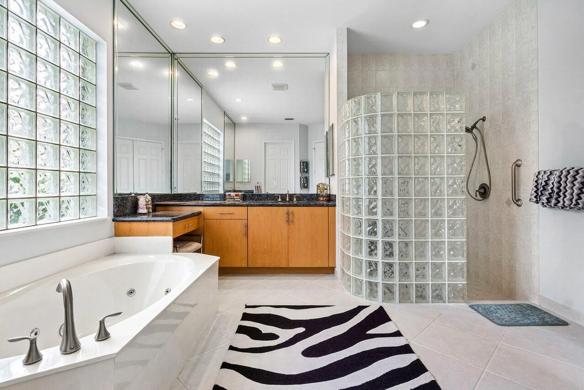 Property Slideshow image 17 of 52 | 7208 corning cir, Boynton Beach, FL, 33437