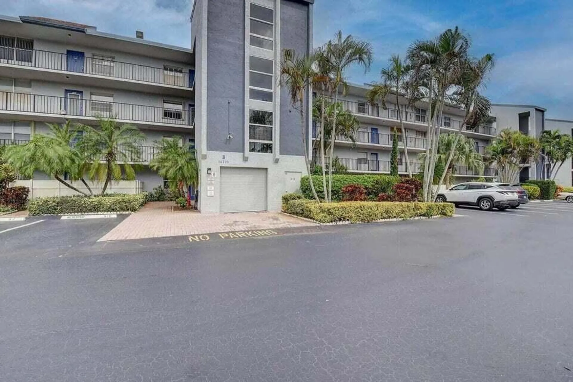 Property Slideshow image 21 of 32 | 14723 cumberland dr apt 406, Delray Beach, FL, 33446