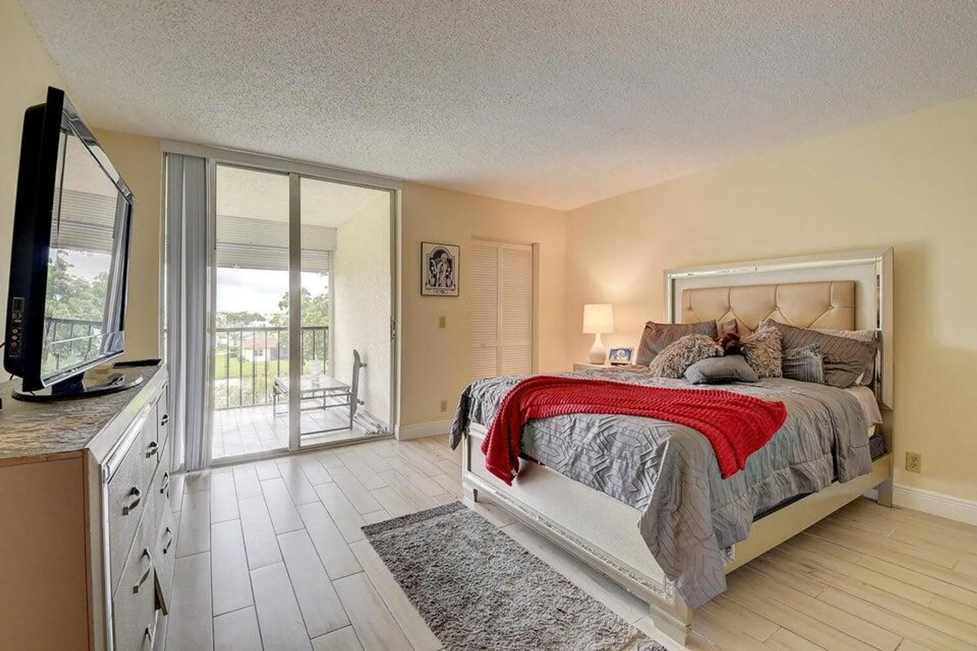 Property Slideshow image 10 of 32 | 14723 cumberland dr apt 406, Delray Beach, FL, 33446