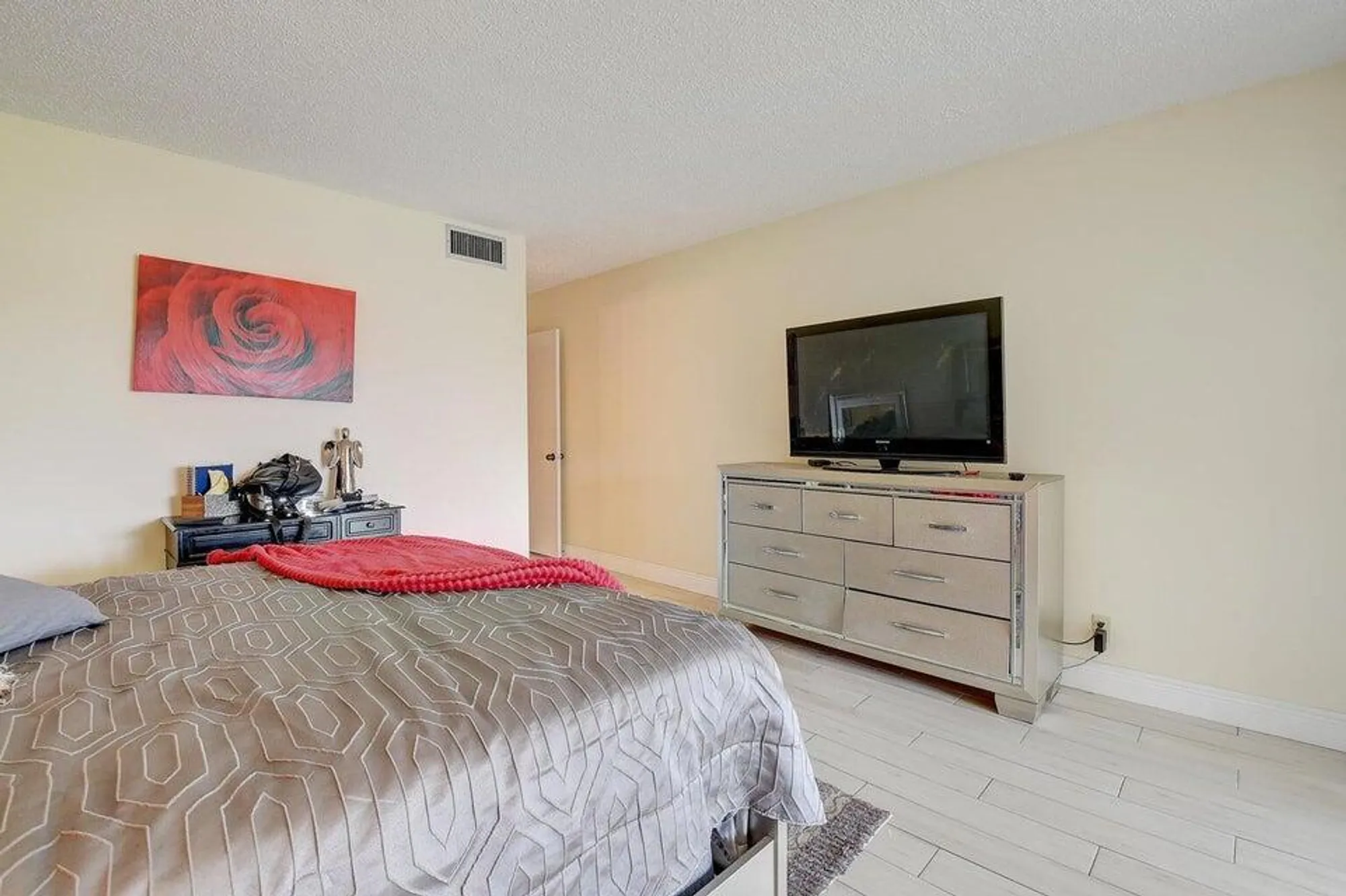 Property Slideshow image 11 of 32 | 14723 cumberland dr apt 406, Delray Beach, FL, 33446