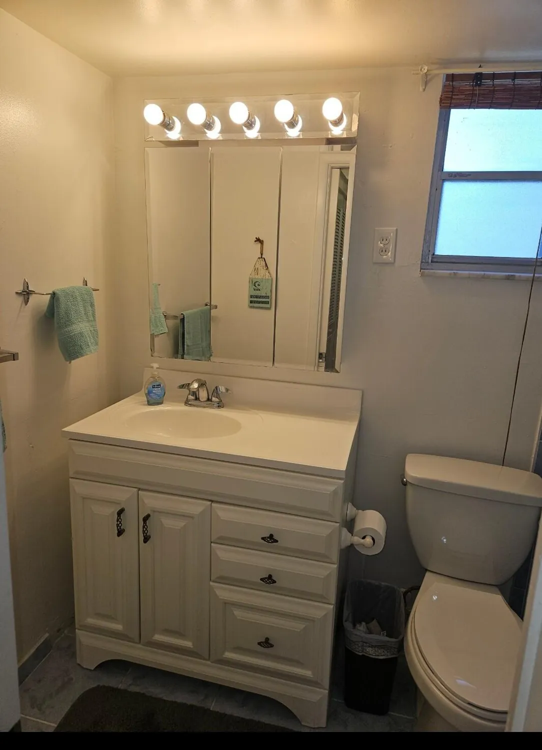 Property Slideshow image 14 of 14 | 2581 n garden 202 dr 202, Lake Worth, FL, 33461