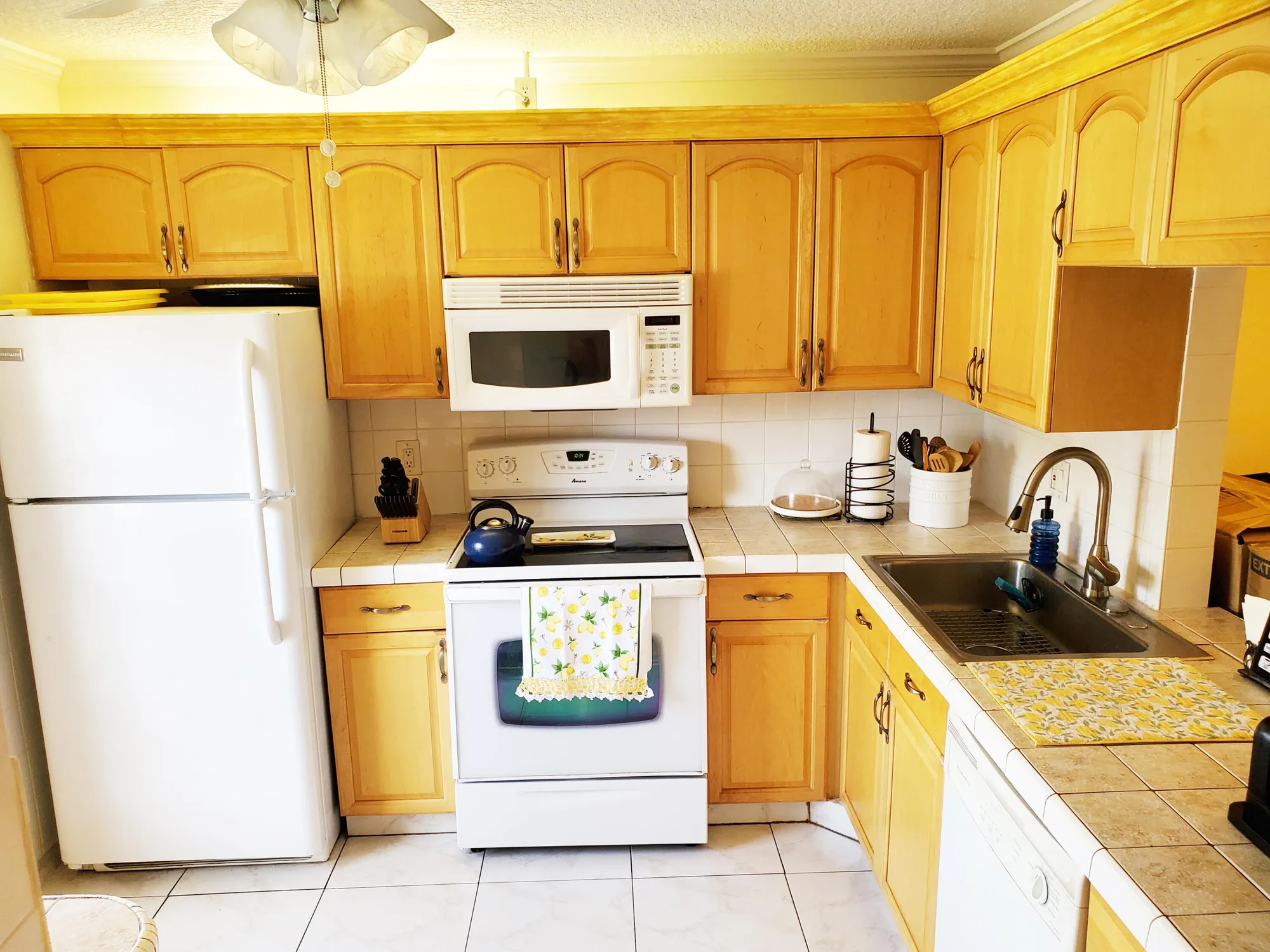 Property Slideshow image 5 of 41 | 708 laconia cir # 708, Lake Worth, FL, 33467