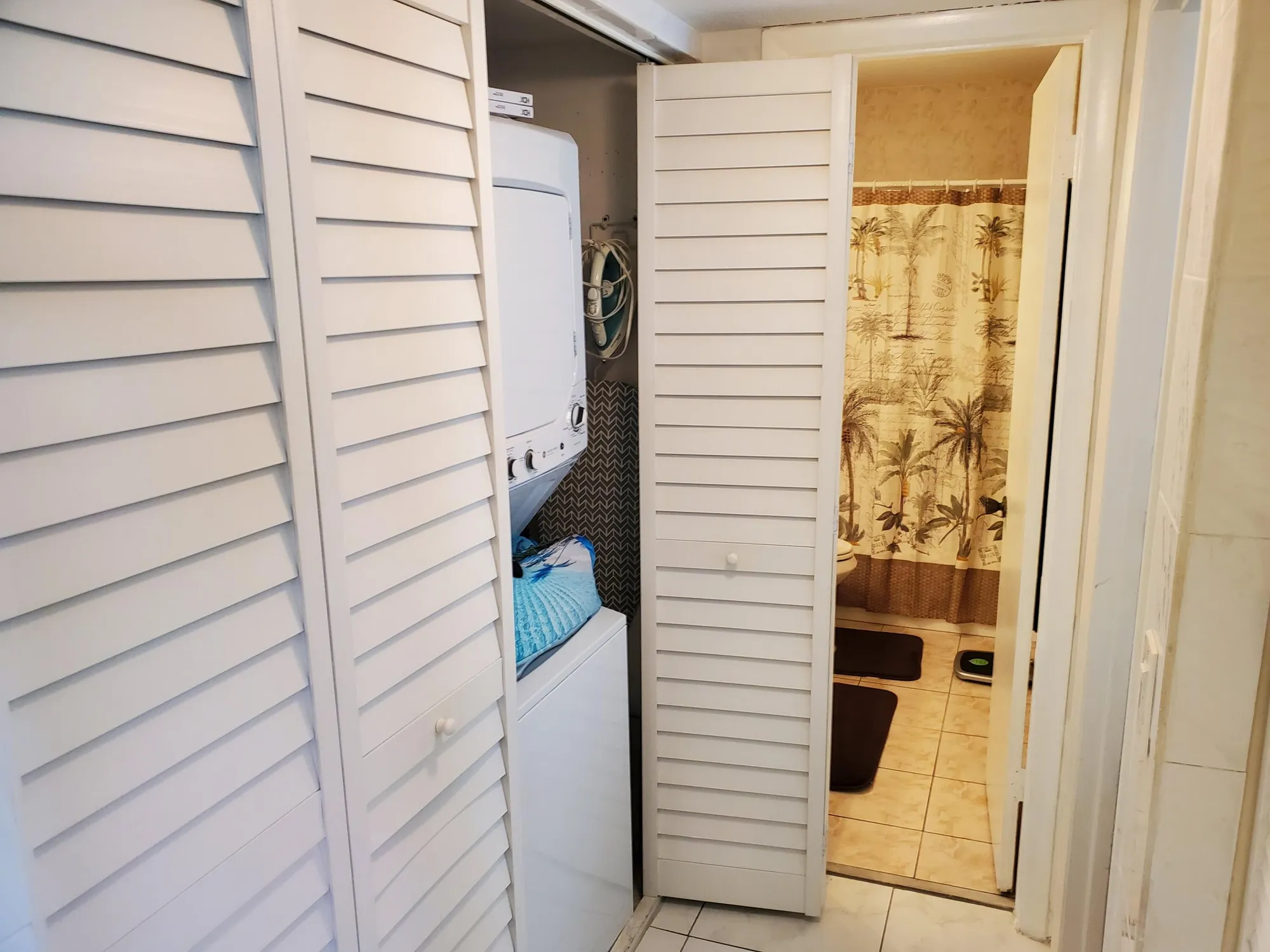 Property Slideshow image 23 of 41 | 708 laconia cir # 708, Lake Worth, FL, 33467