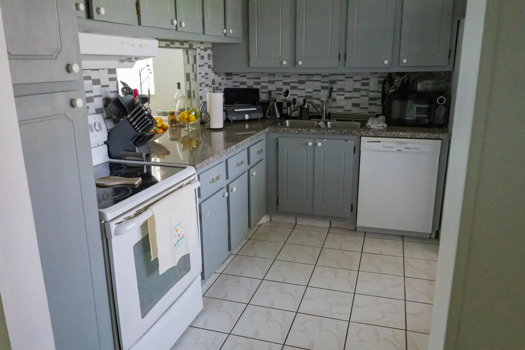 Property Slideshow image 4 of 19 | 106 lake helen dr, West Palm Beach, FL, 33411