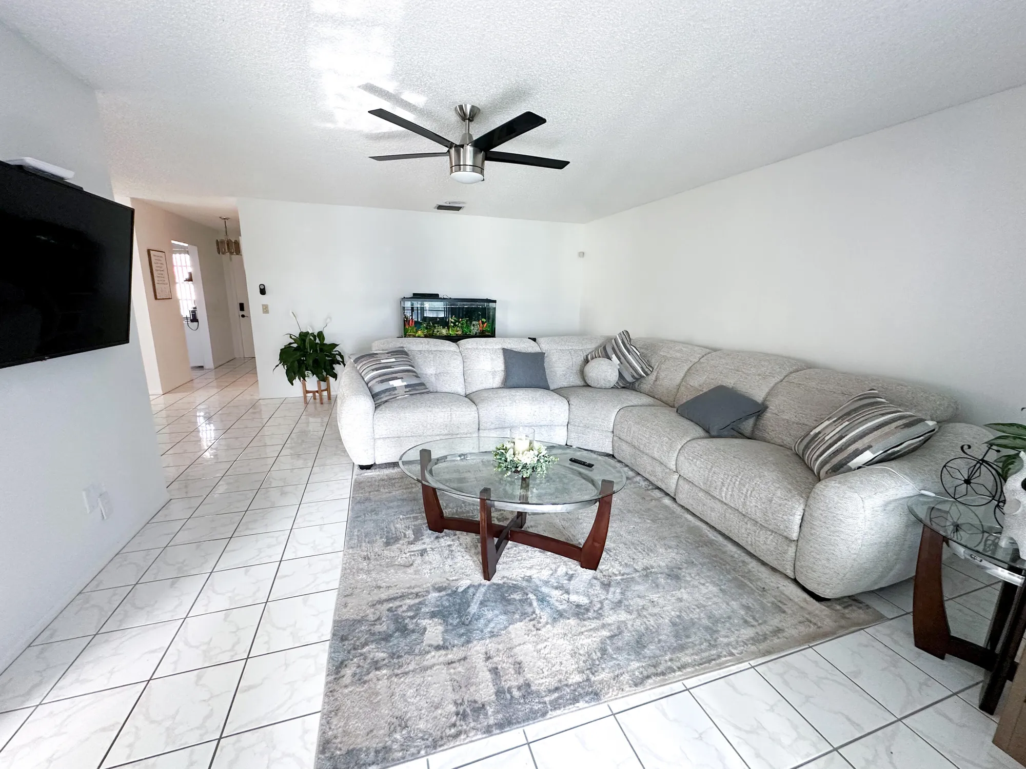 Property Slideshow image 11 of 19 | 106 lake helen dr, West Palm Beach, FL, 33411