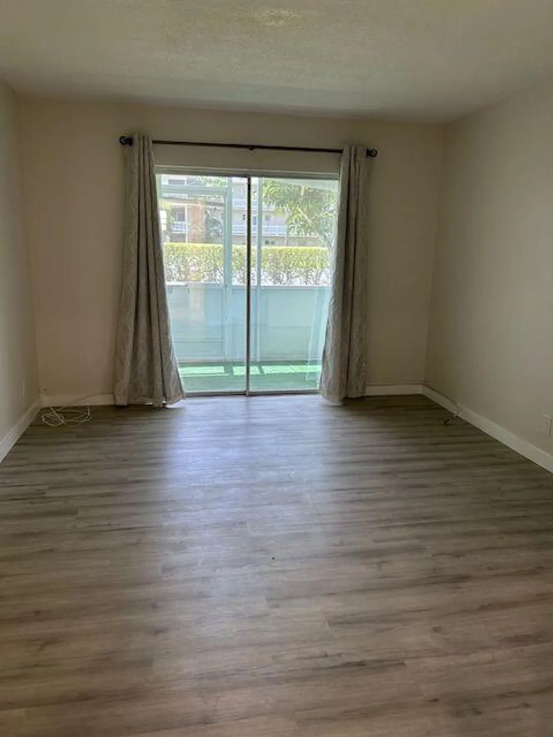 Property Slideshow image 9 of 27 | 2811 garden dr s apt 107, Palm Springs, FL, 33461