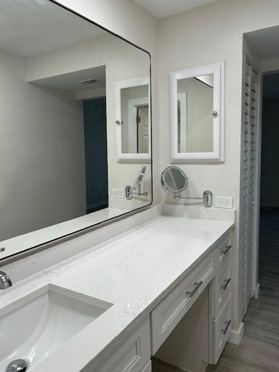 Property Slideshow image 11 of 27 | 2811 garden dr s apt 107, Palm Springs, FL, 33461