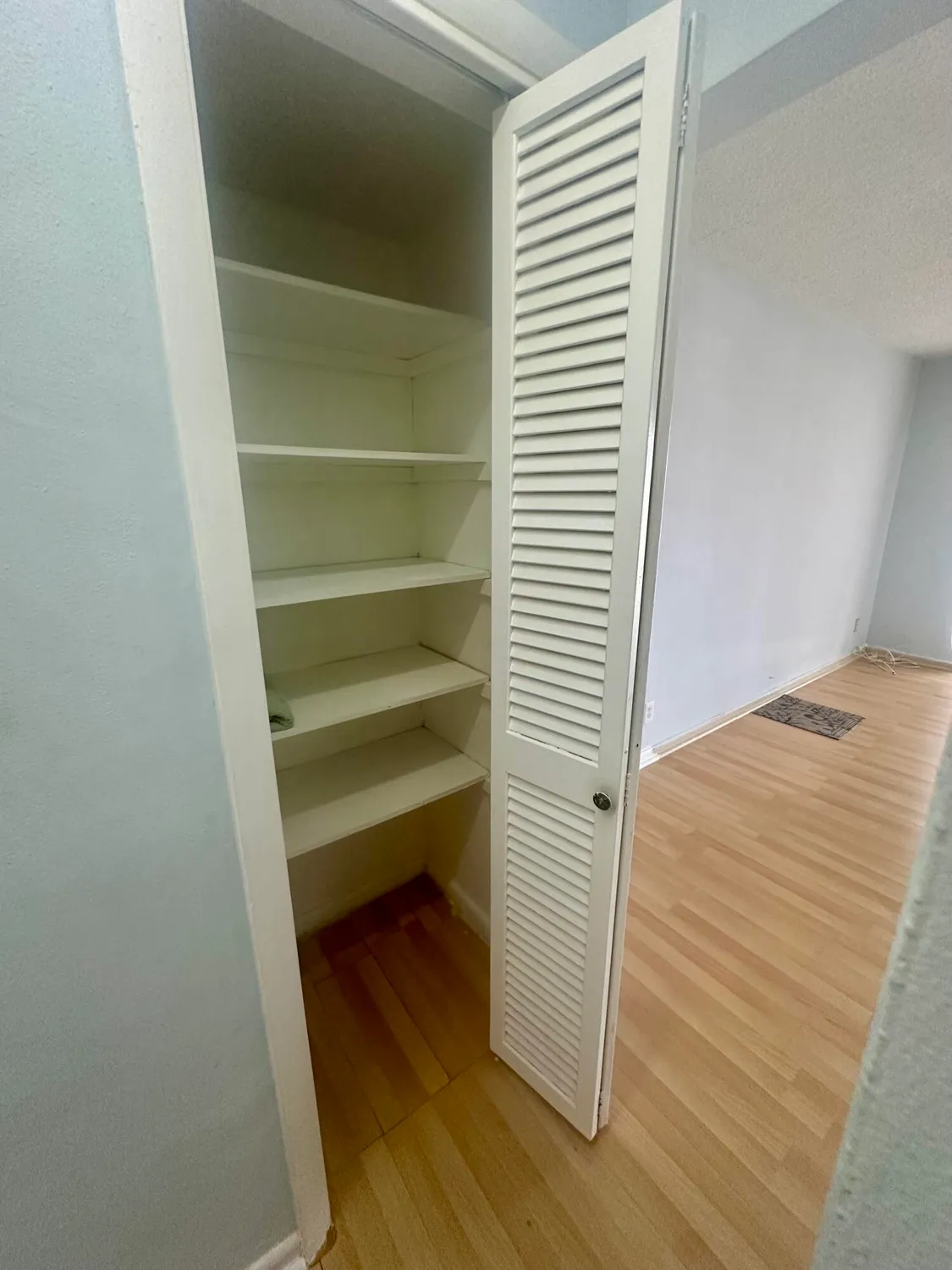 Property Slideshow image 17 of 22 | 330 se 2nd st apt 501g, Hallandale Beach, FL, 33009